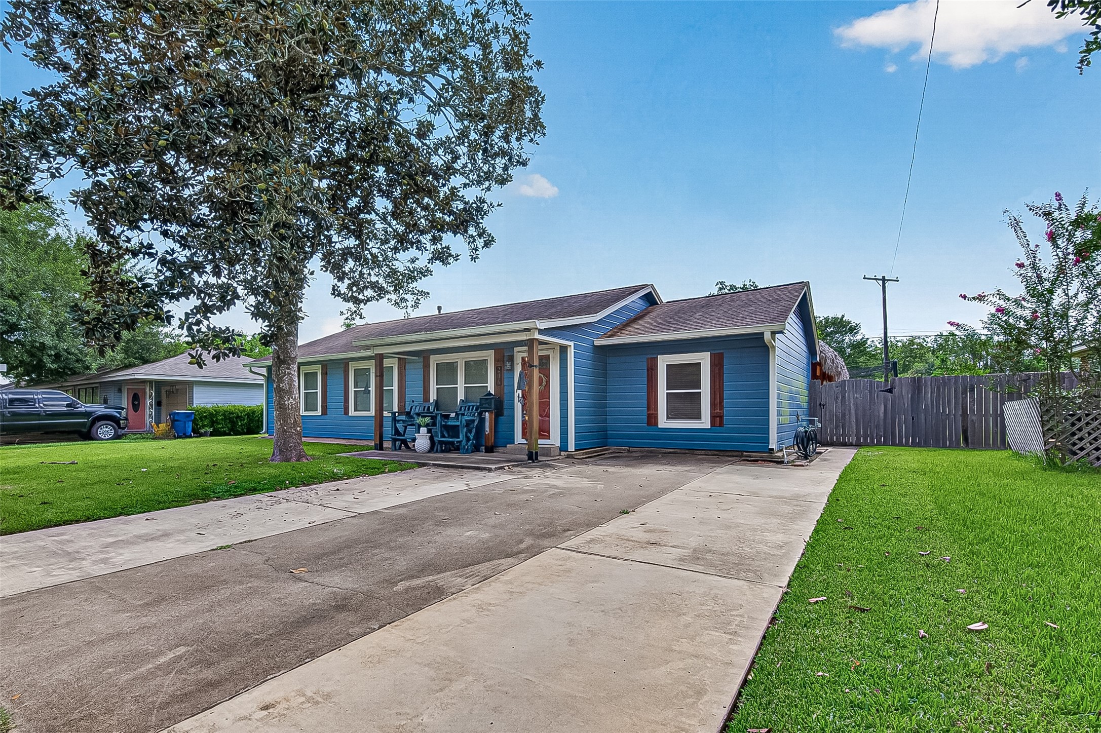 Listing photo 3