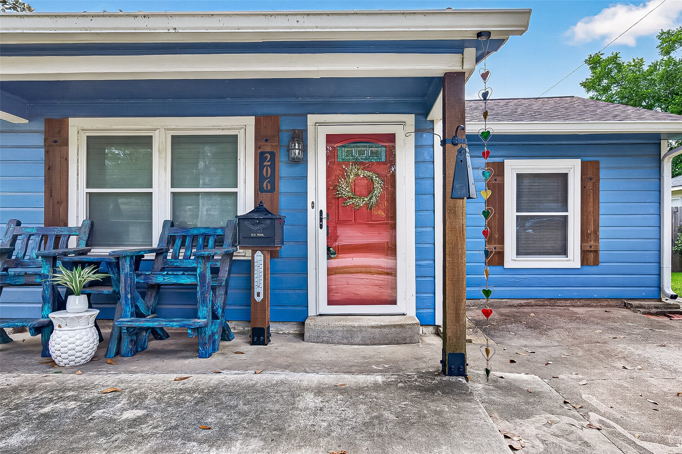 Listing photo 4