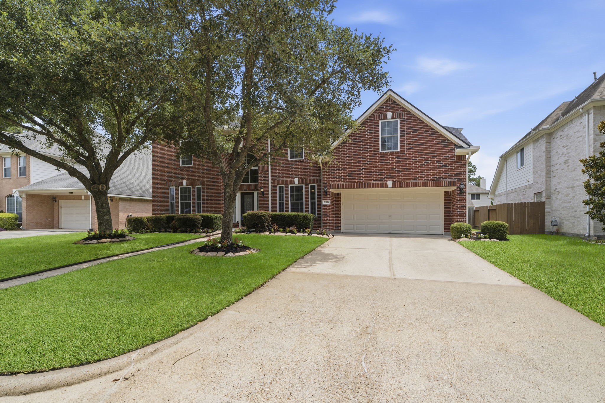 Listing photo 2