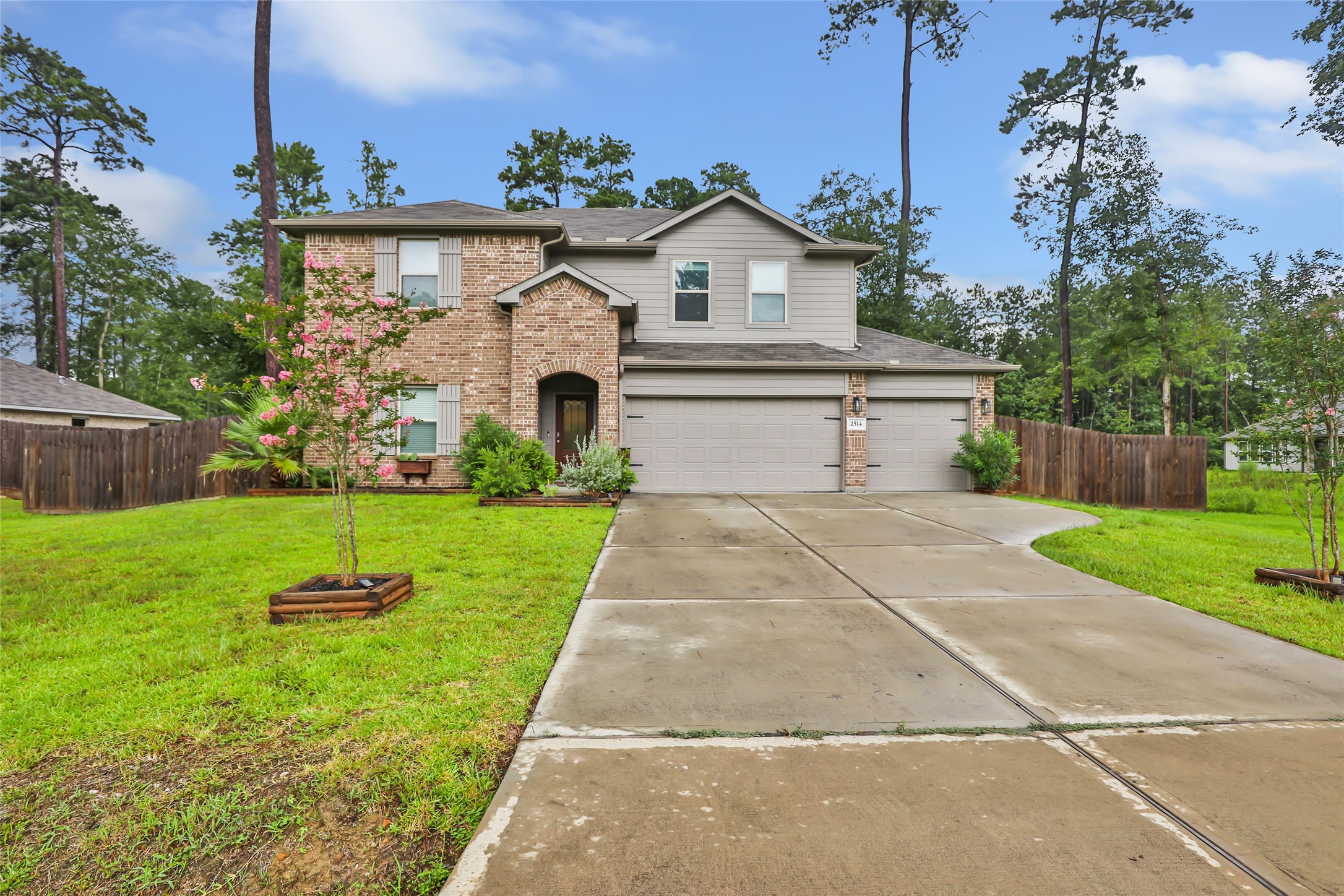 Listing photo 1