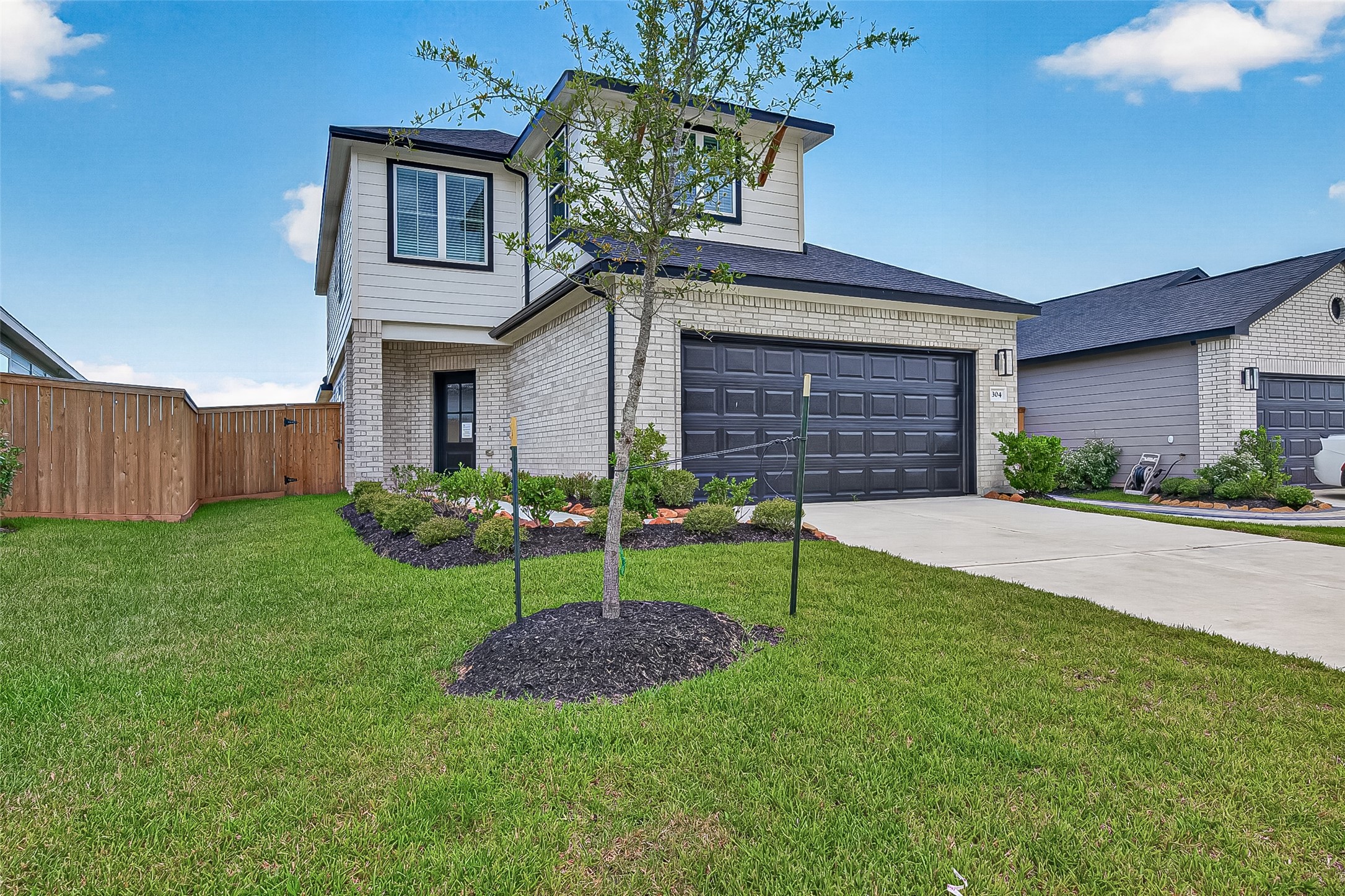 Listing photo 2