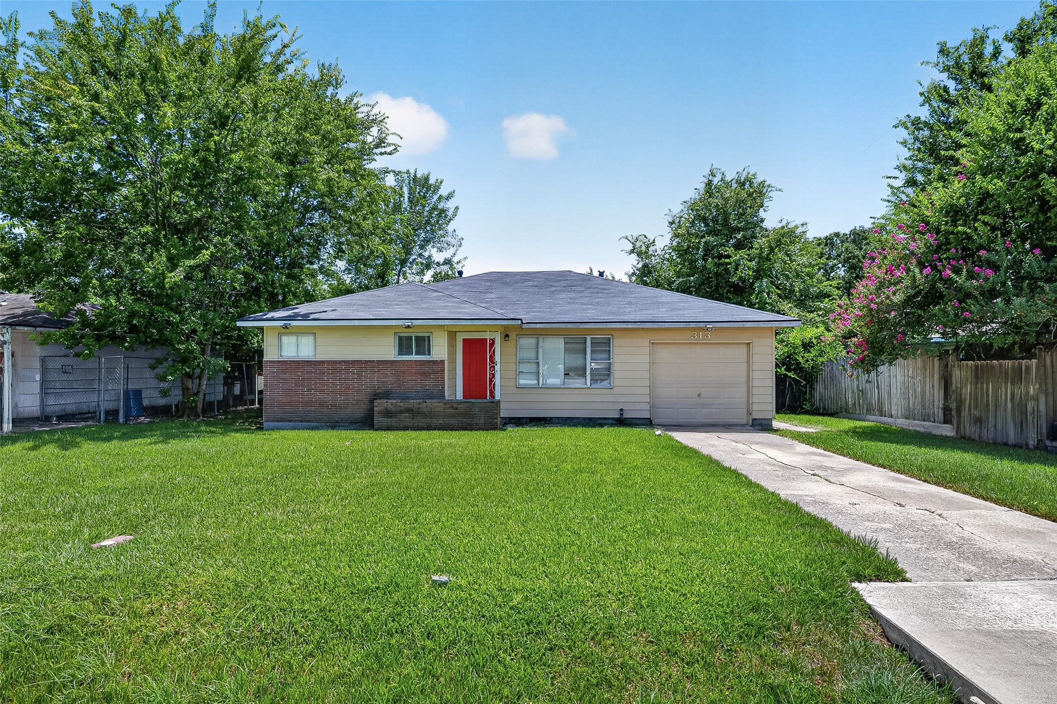 Listing photo 1
