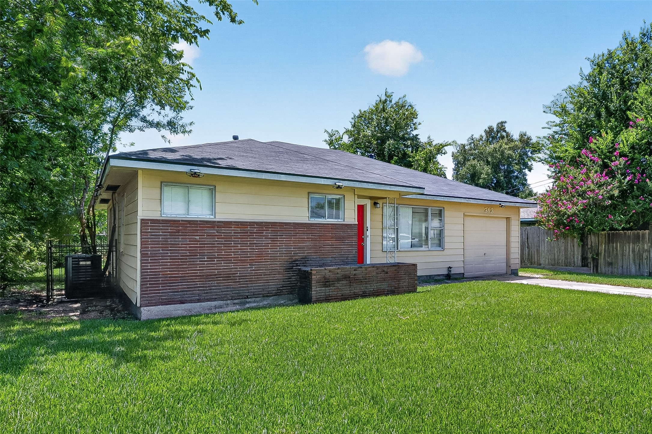 Listing photo 1