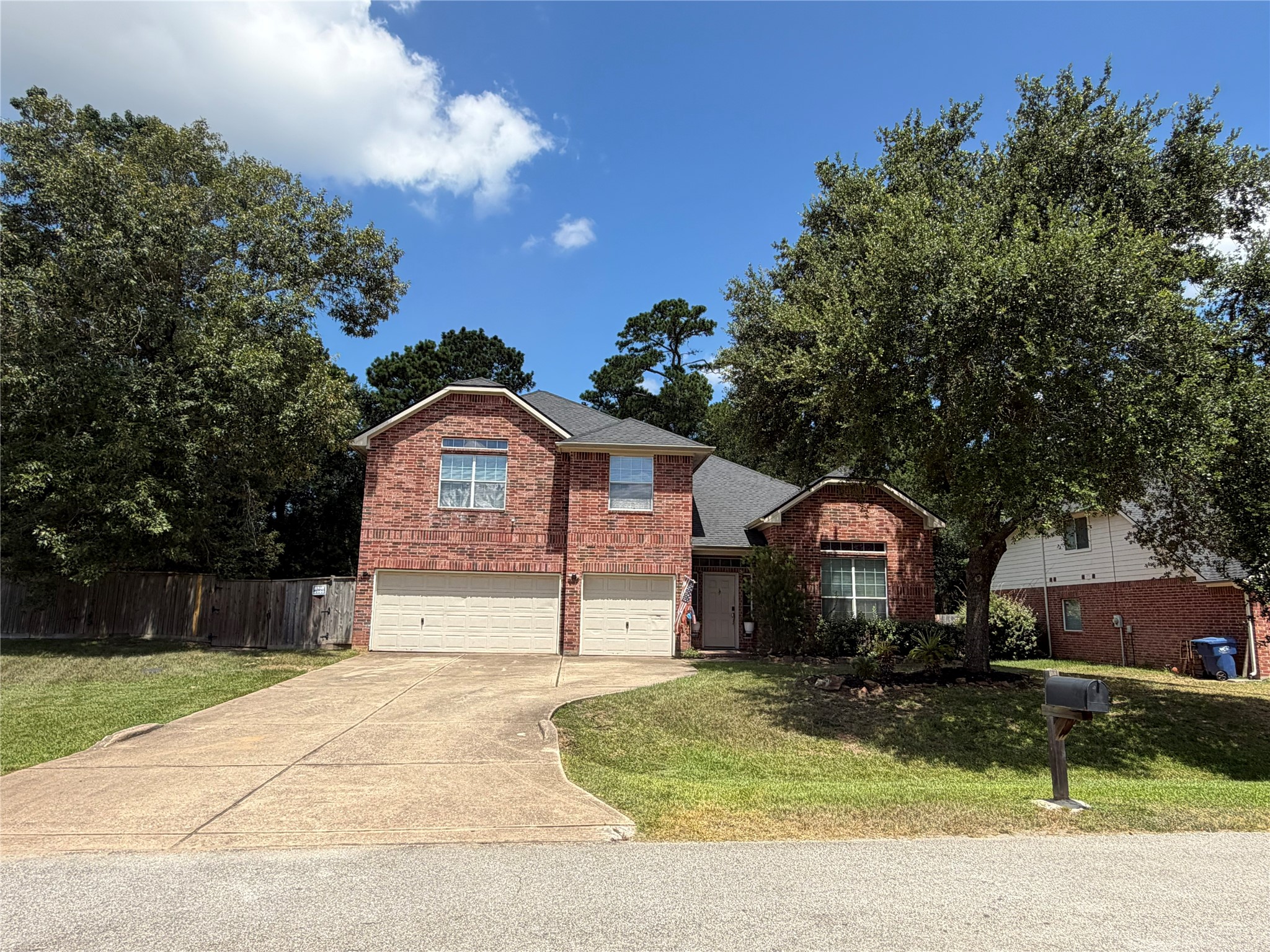 Listing photo 2