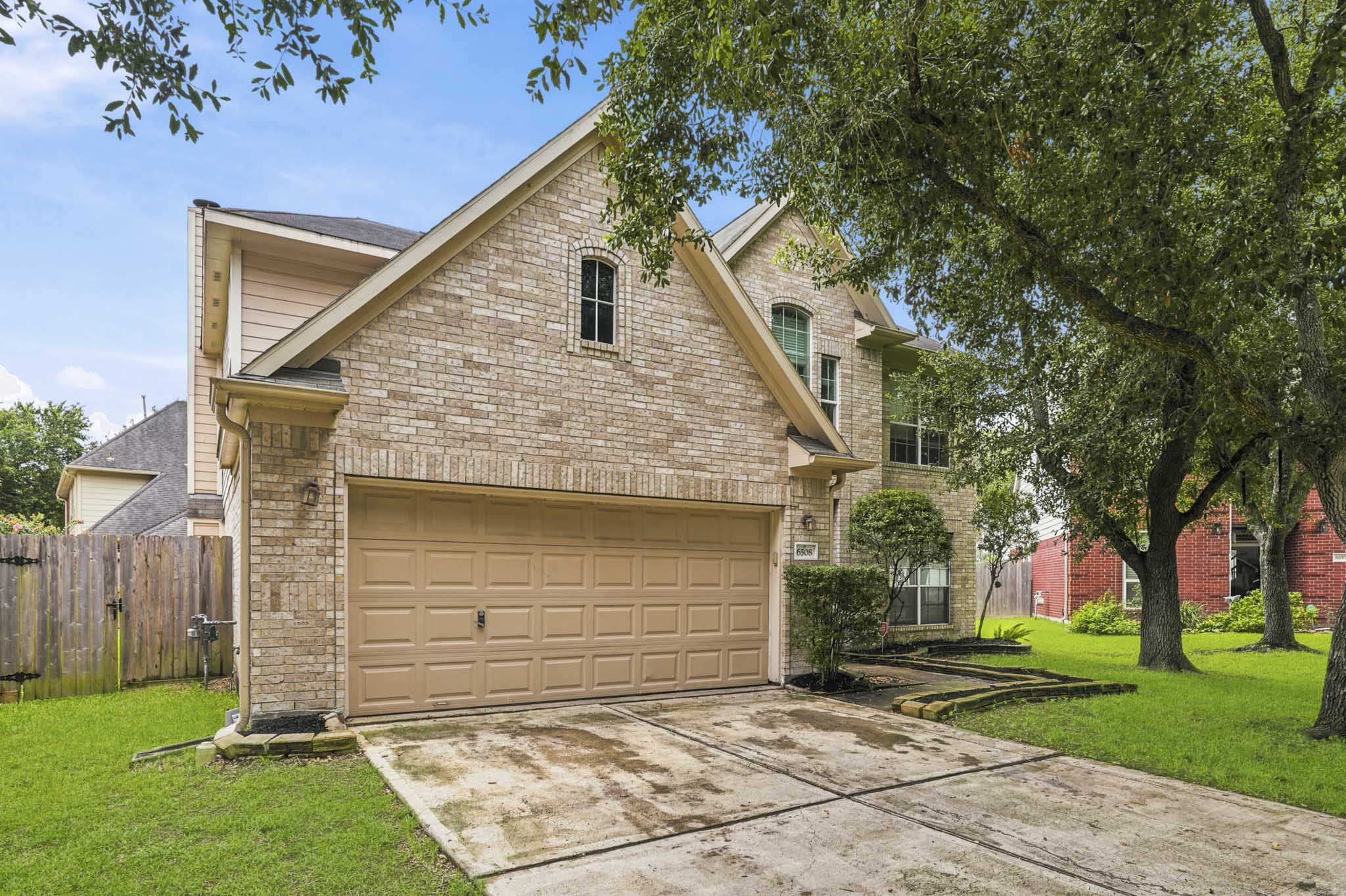 Listing photo 1