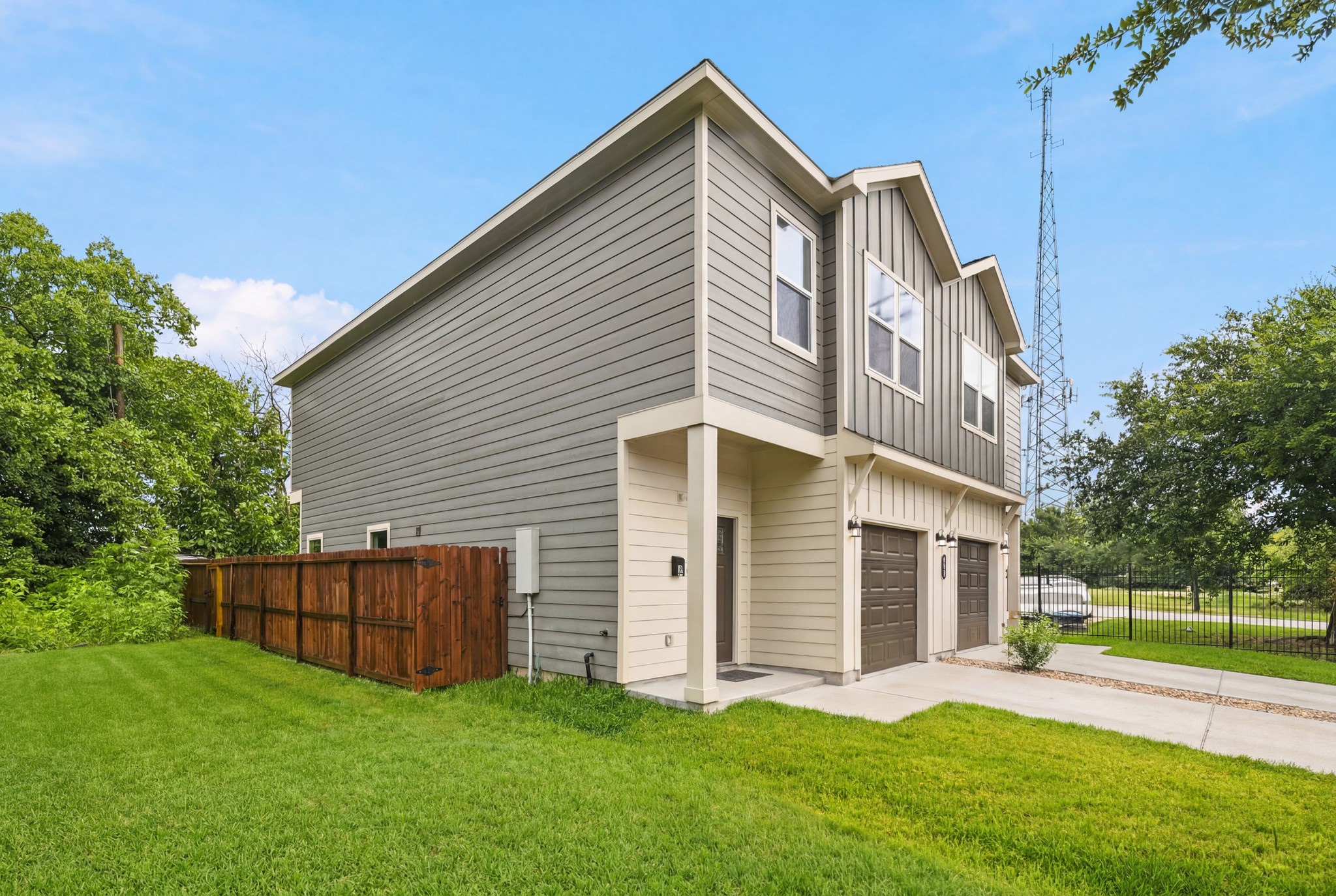 Listing photo 2