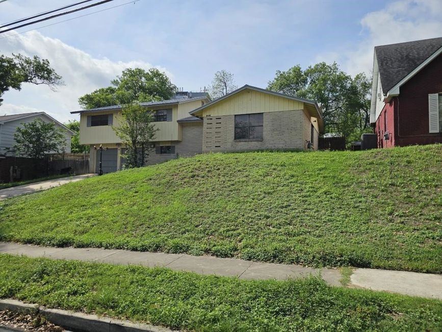 Listing photo 1