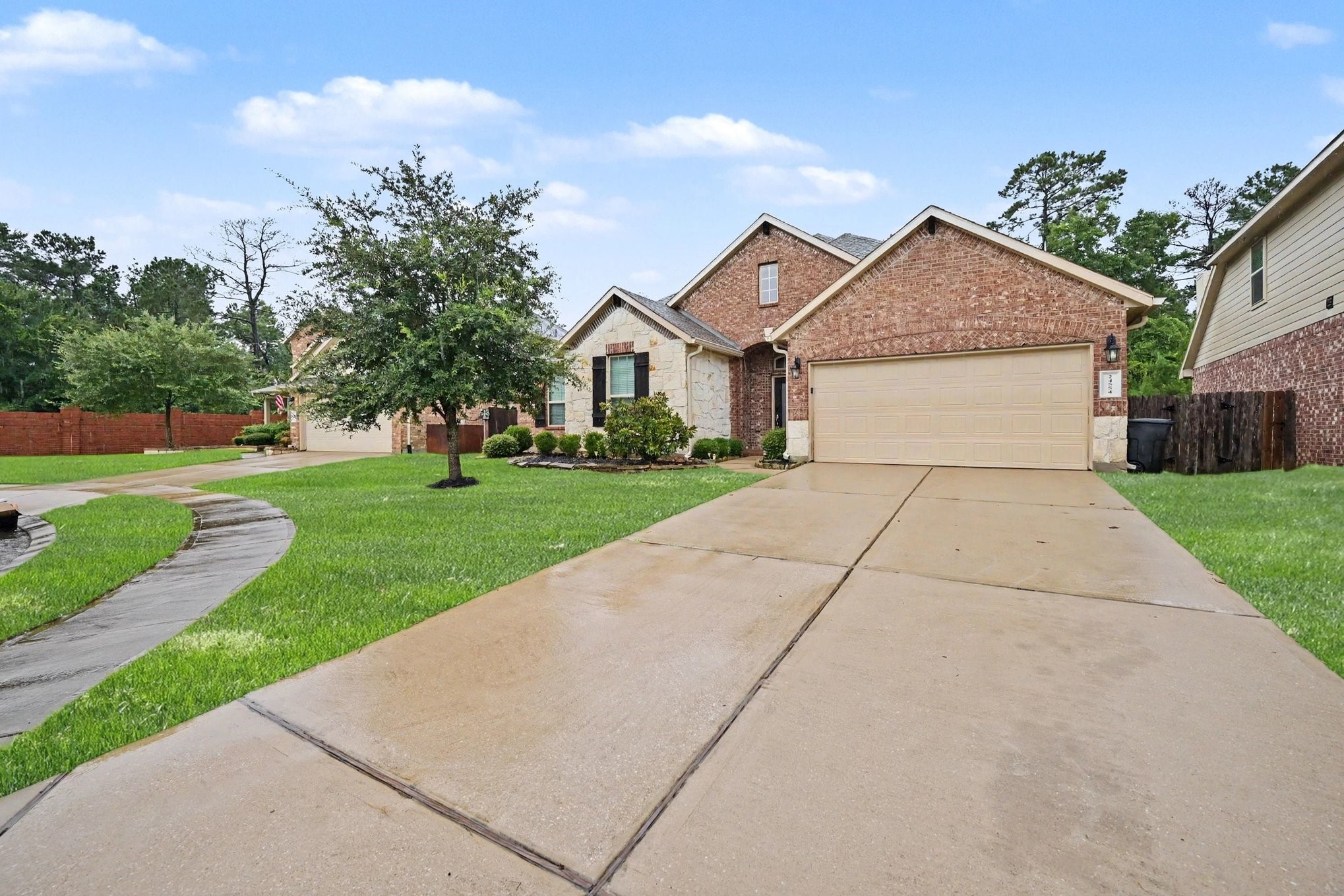 Listing photo 3