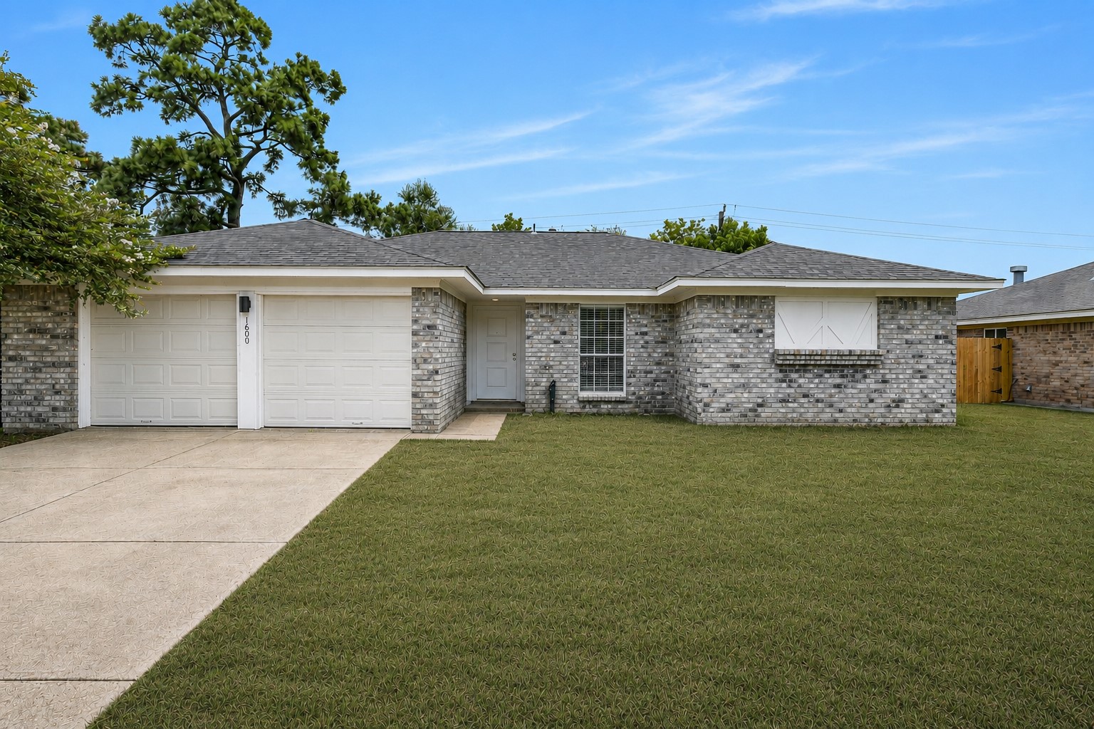 Listing photo 1