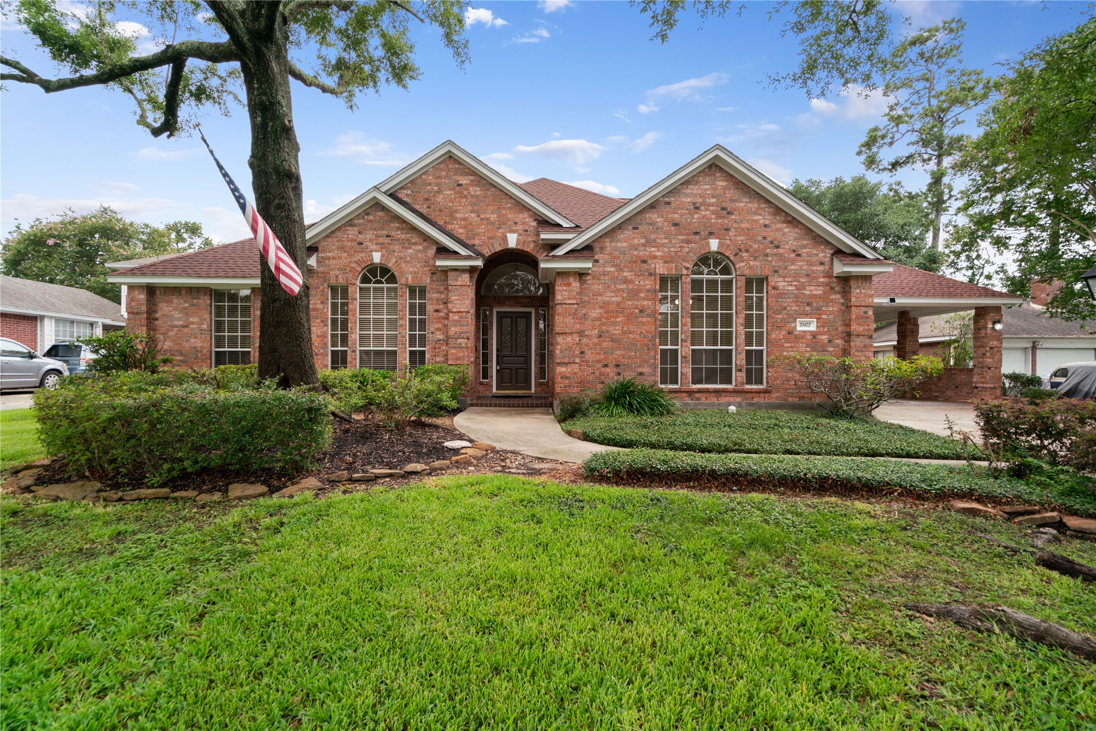 Listing photo 1