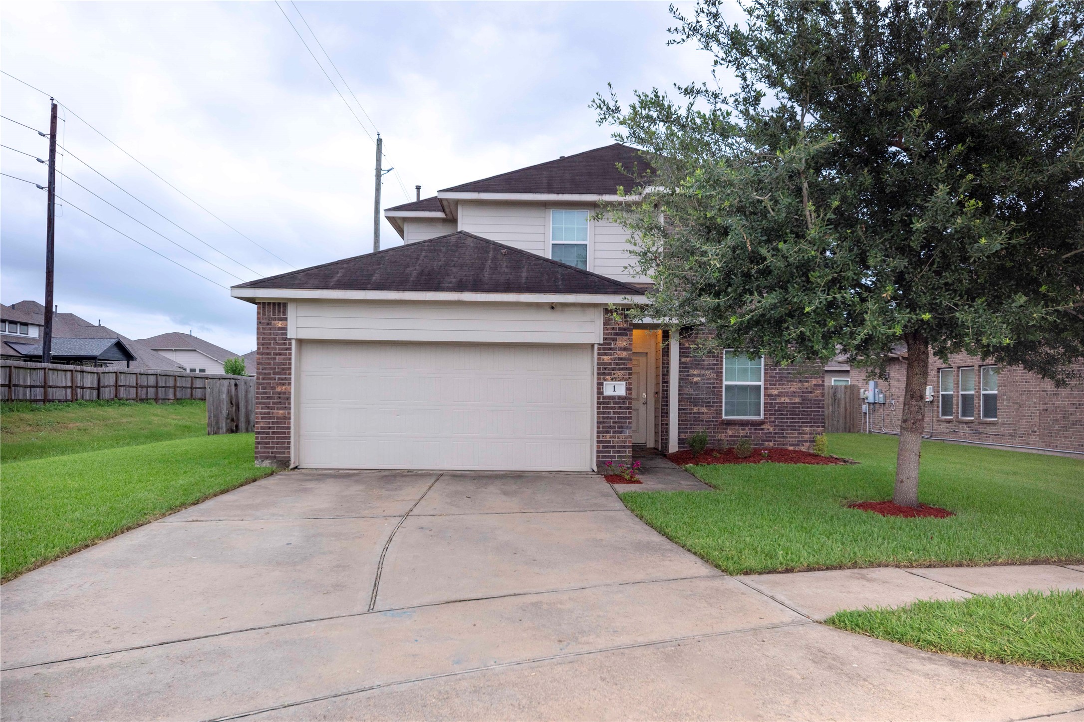Listing photo 1