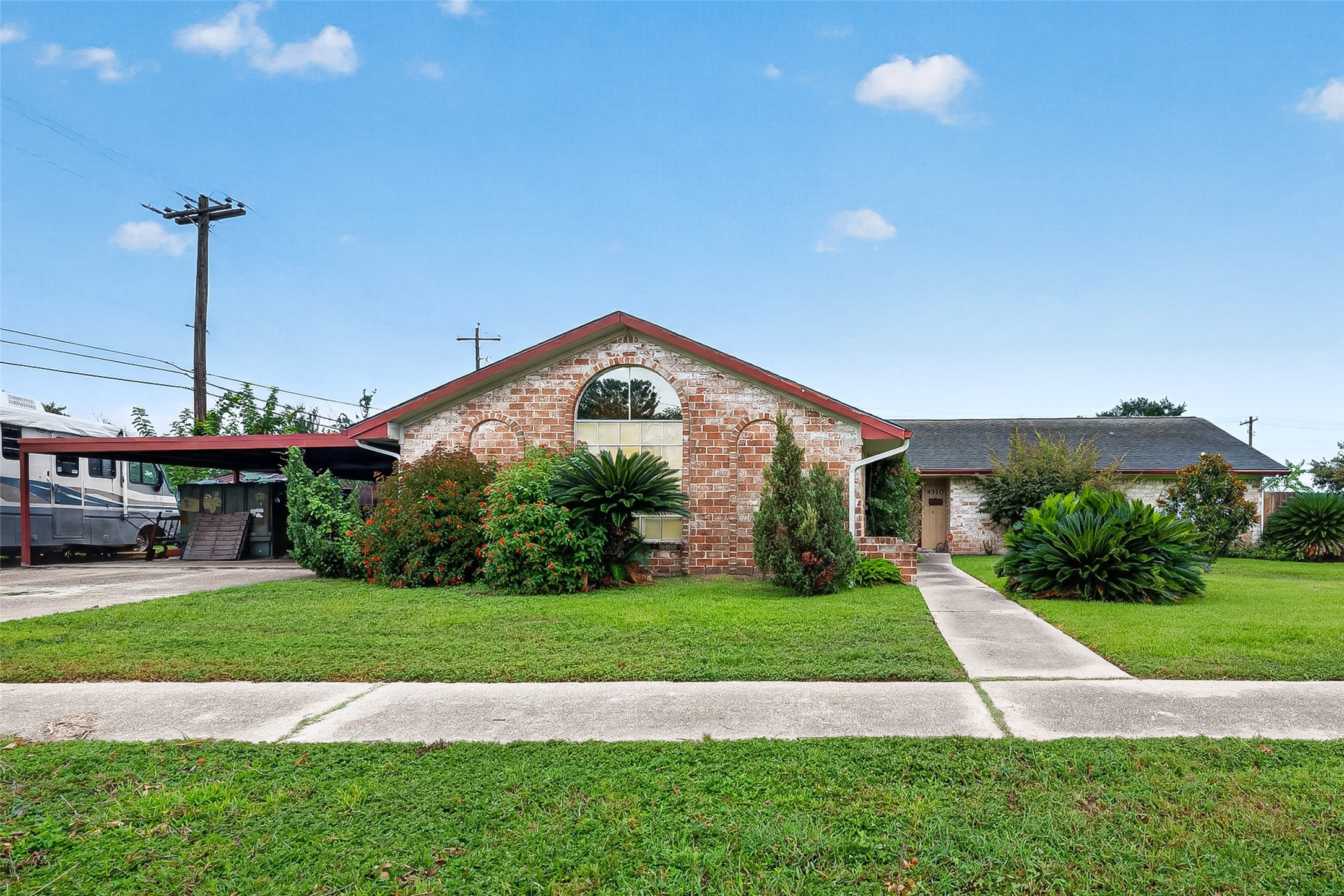 Listing photo 1