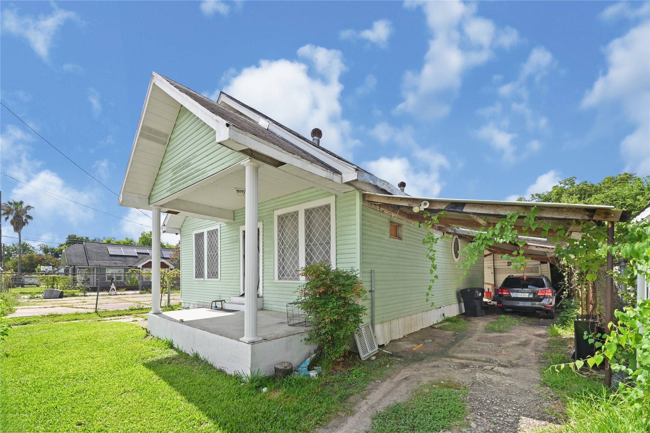 Listing photo 3
