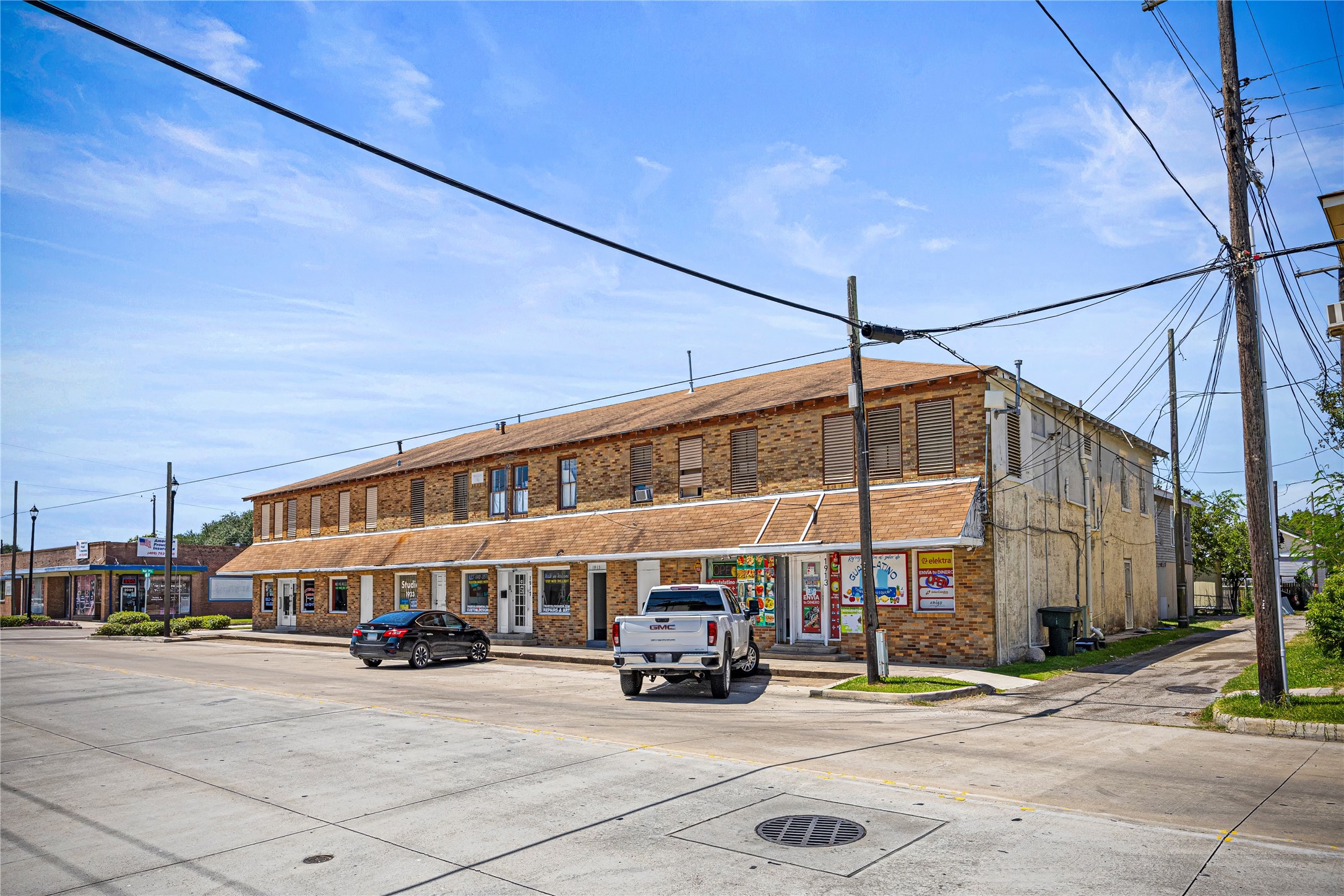 Listing photo 1
