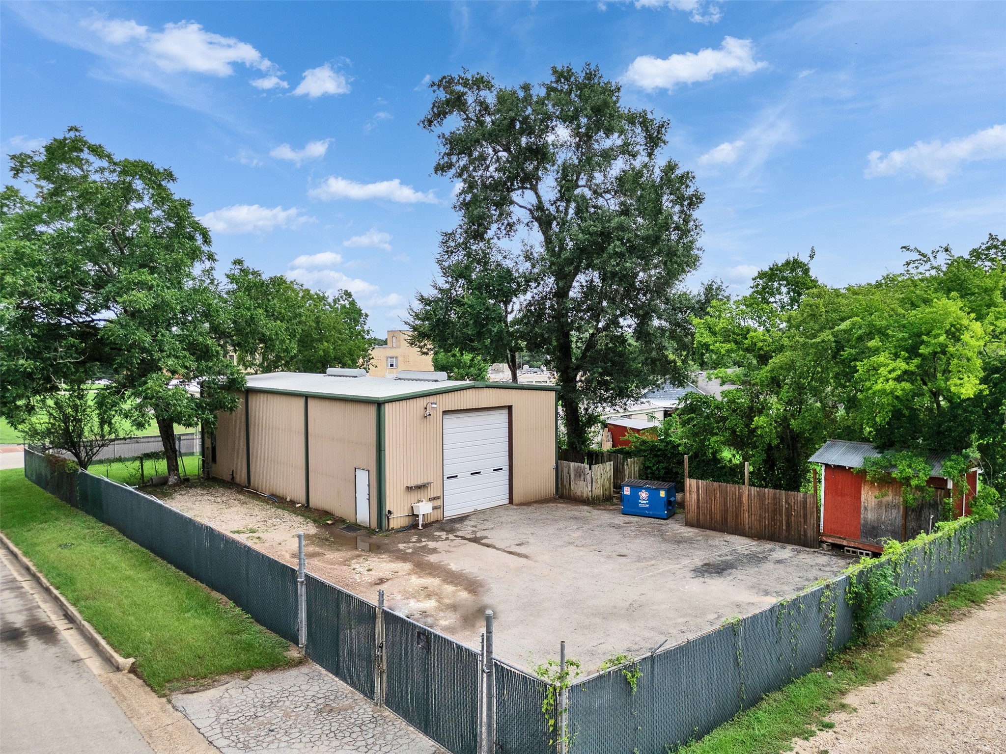 Listing photo 1