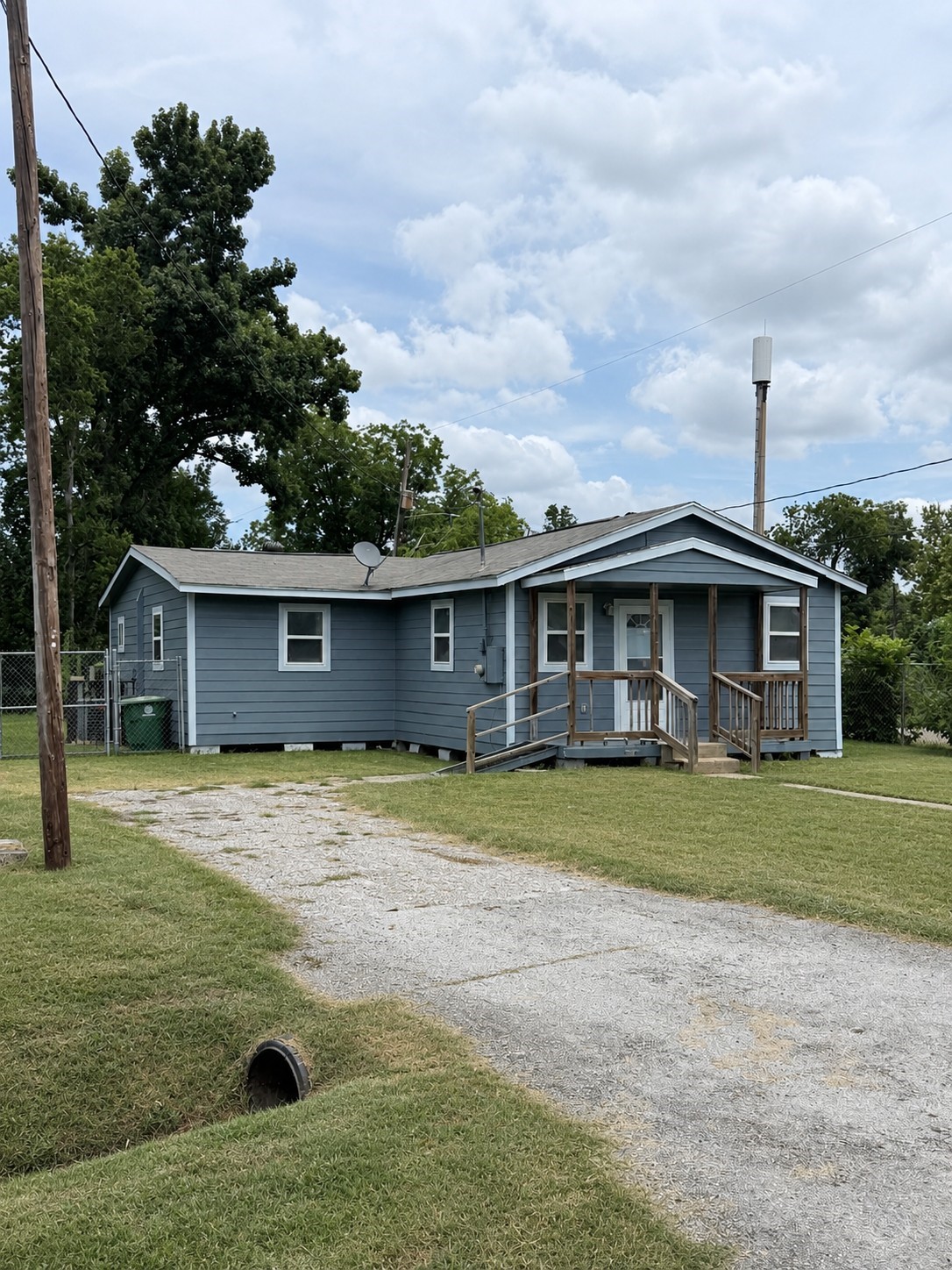 Listing photo 1