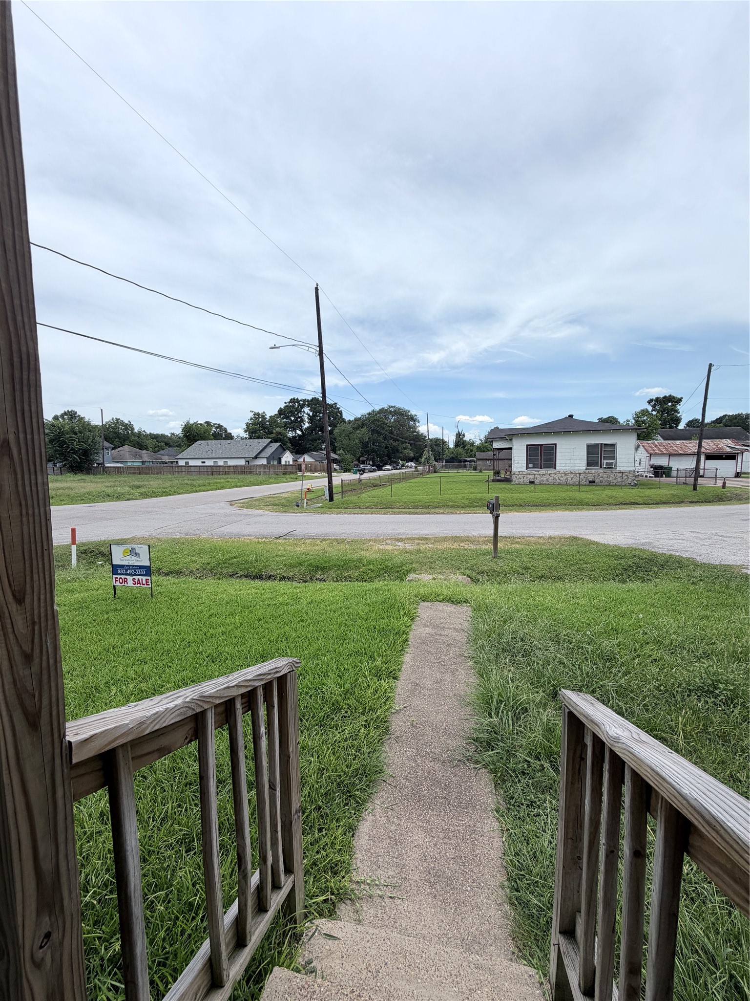 Listing photo 3