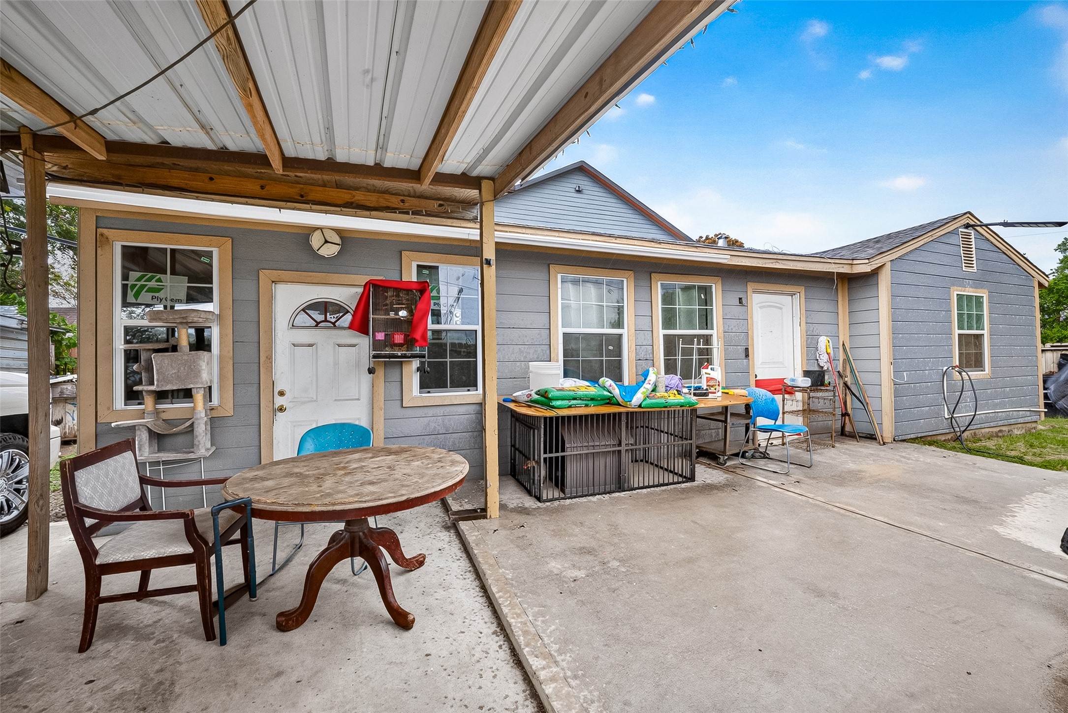 Listing photo 1