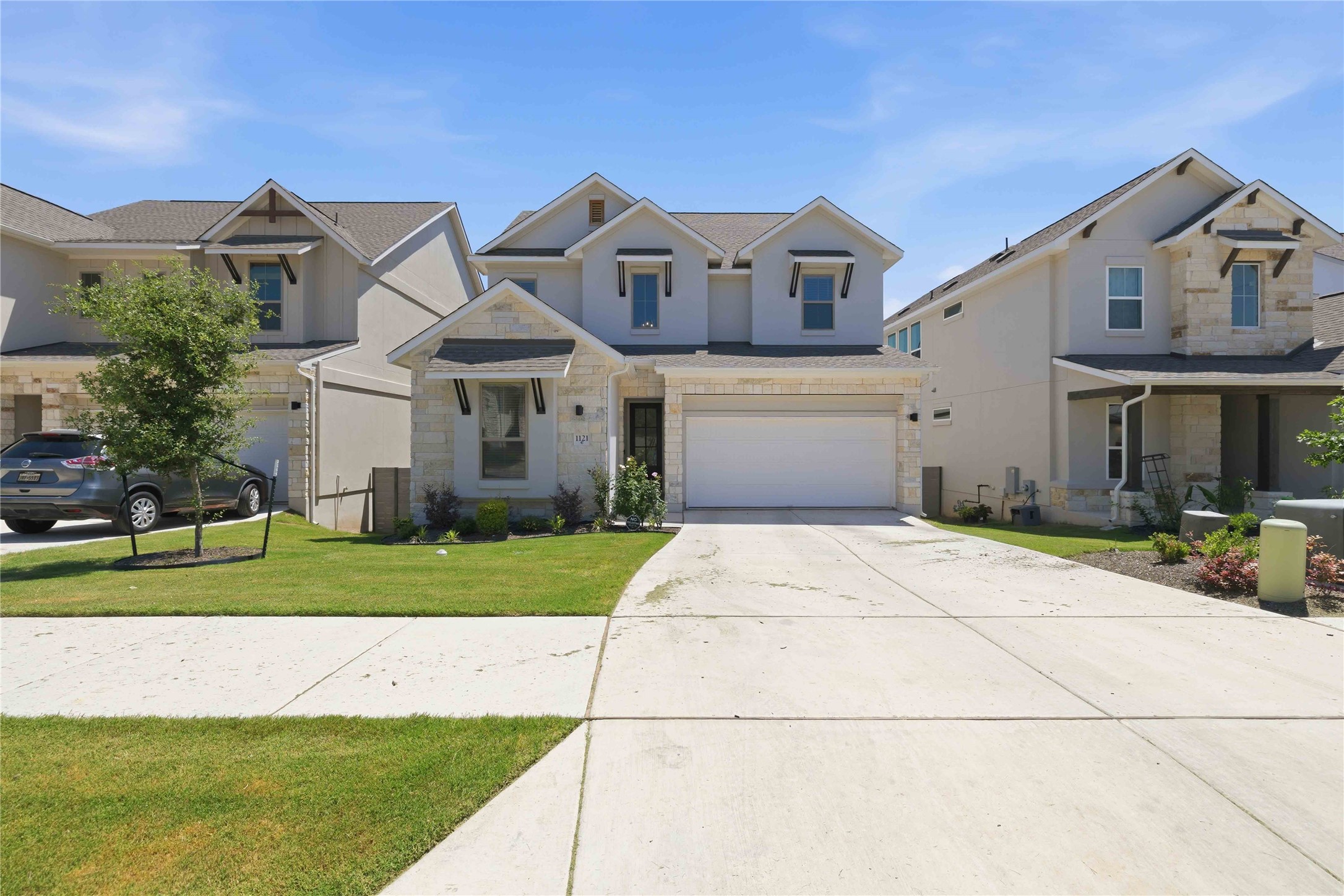 Listing photo 2