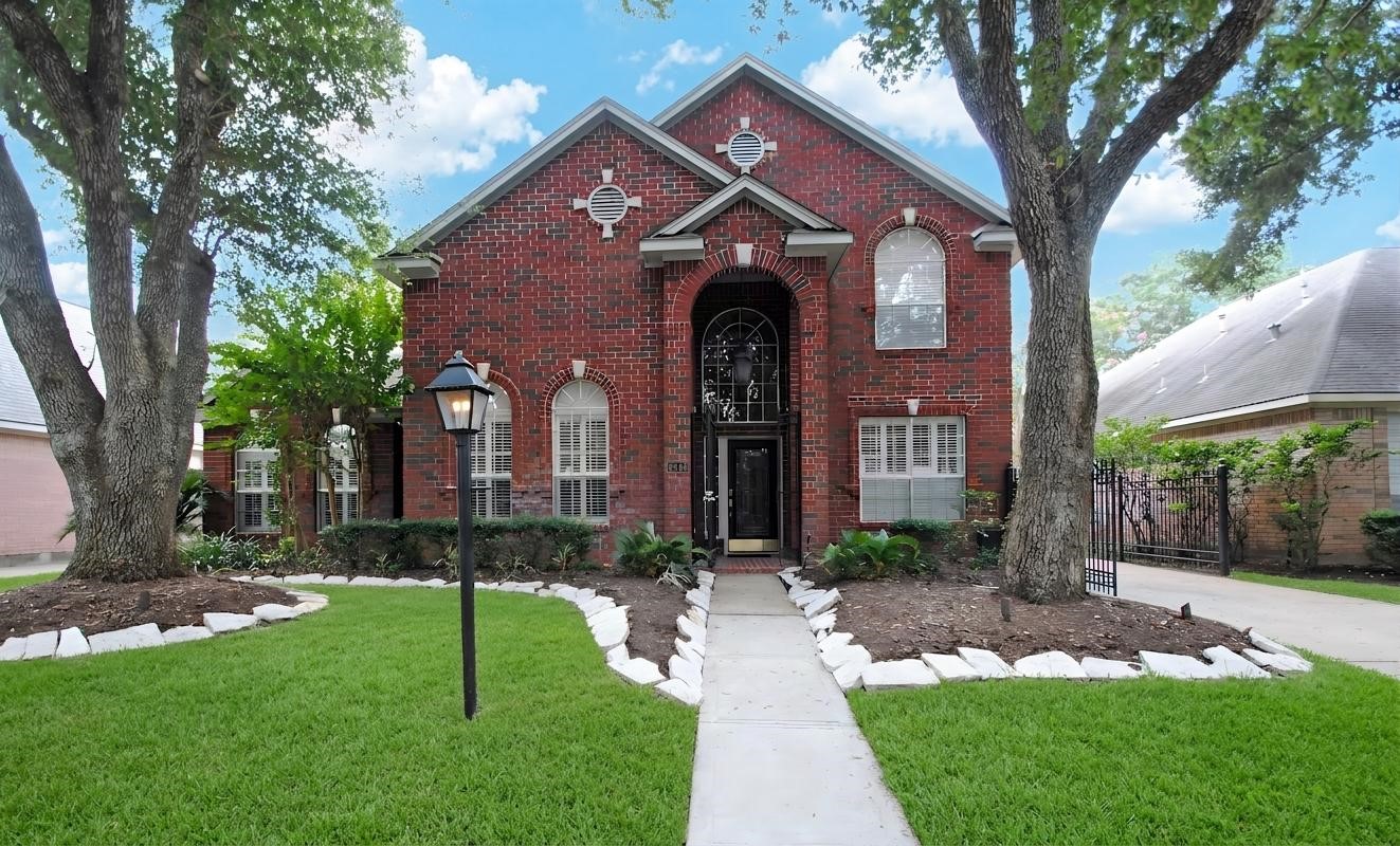 Listing photo 1