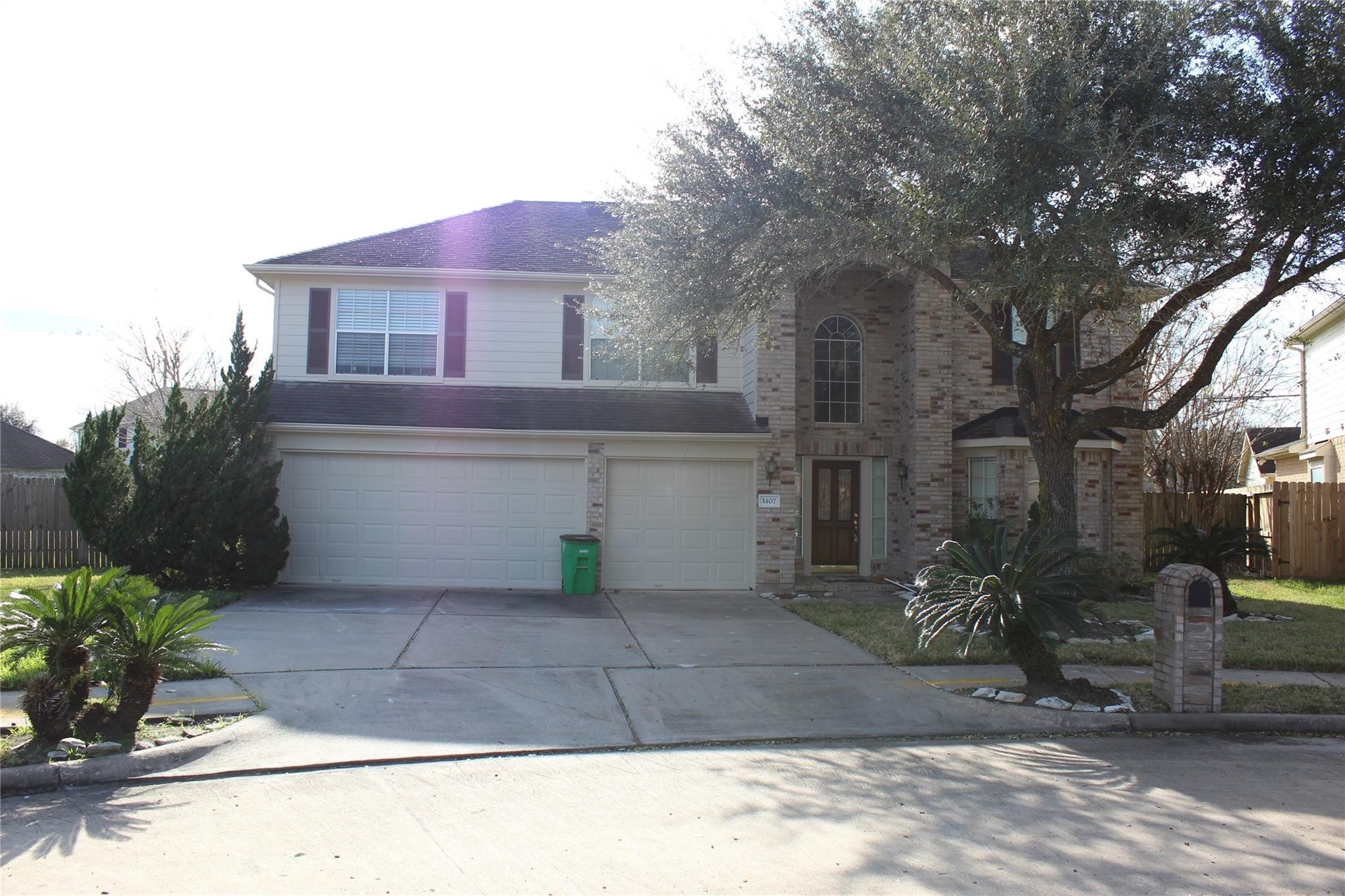 Listing photo 1