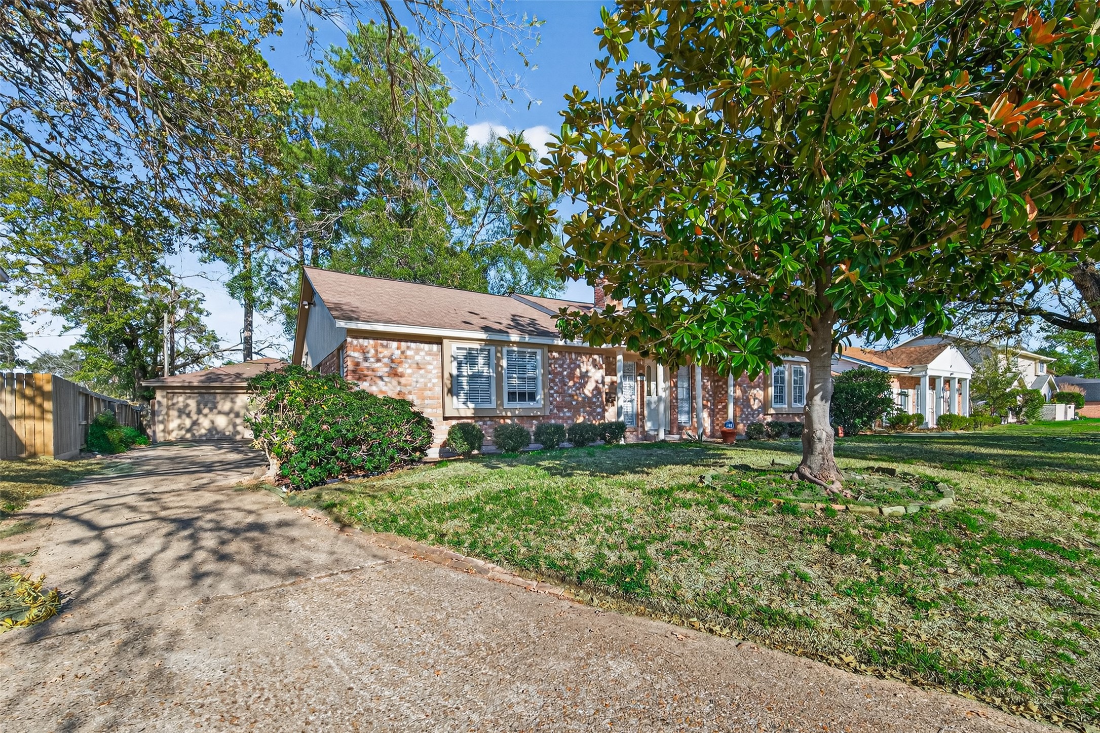 Listing photo 1