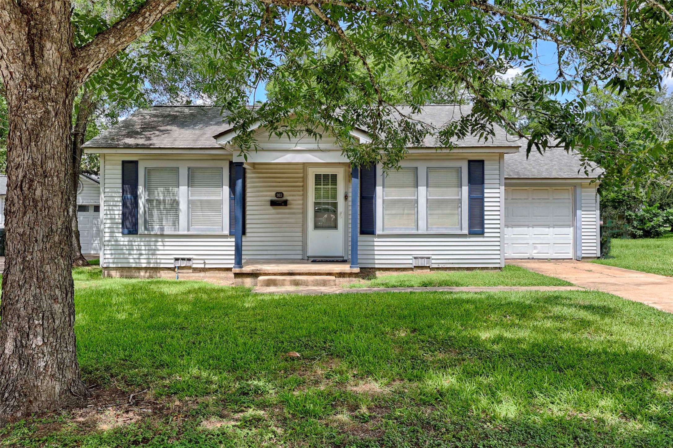 Listing photo 1