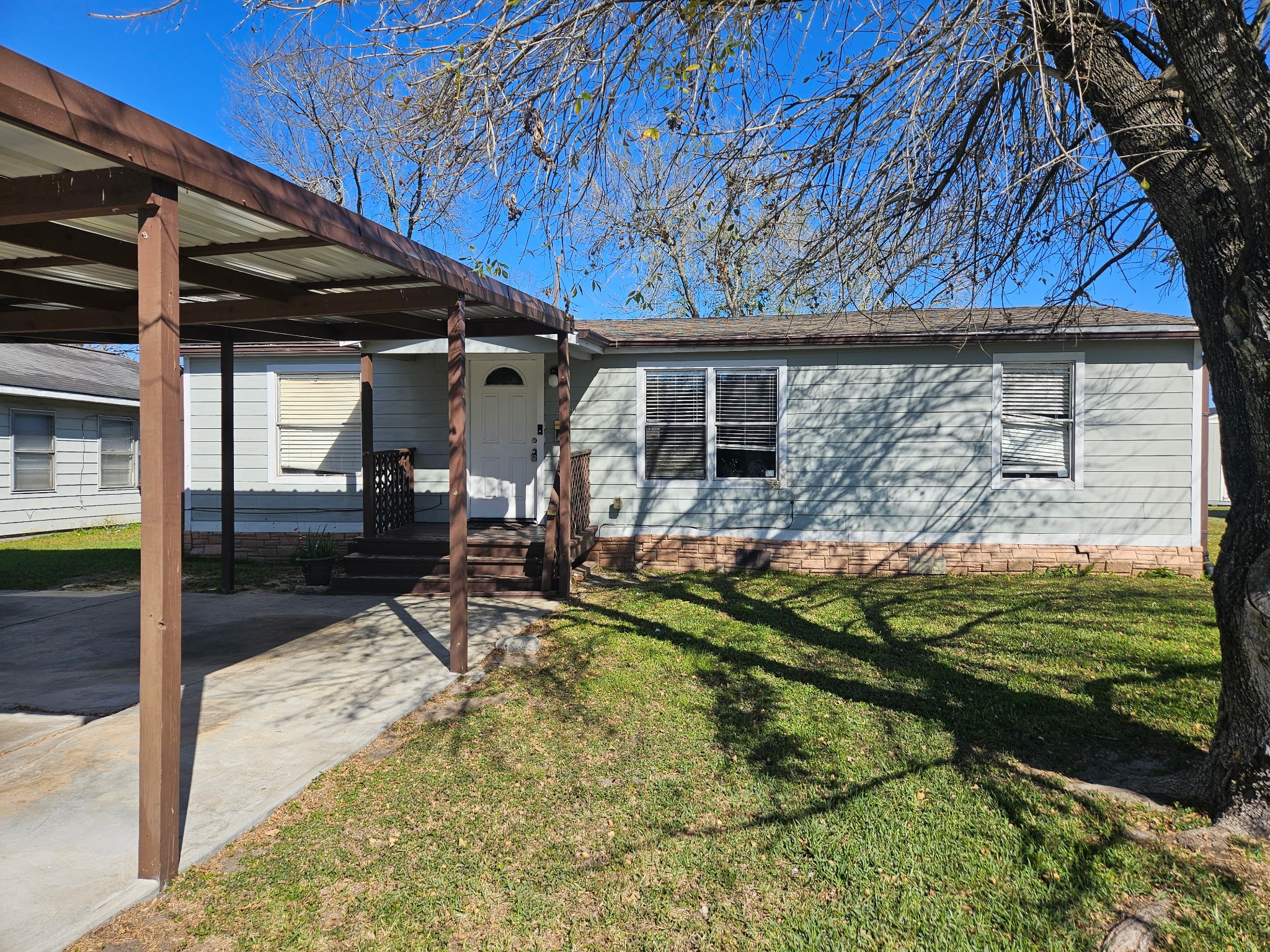 Listing photo 1