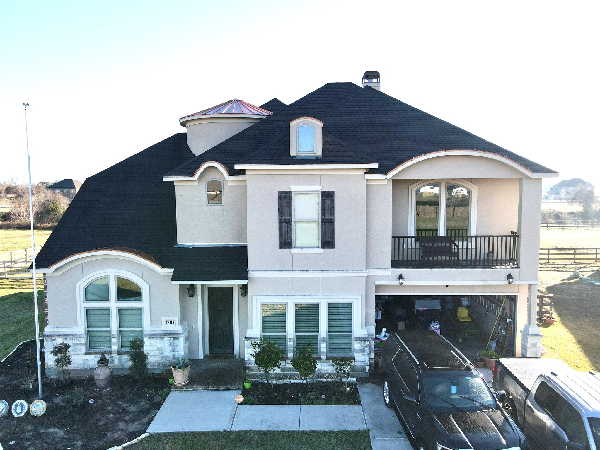 Listing photo 1