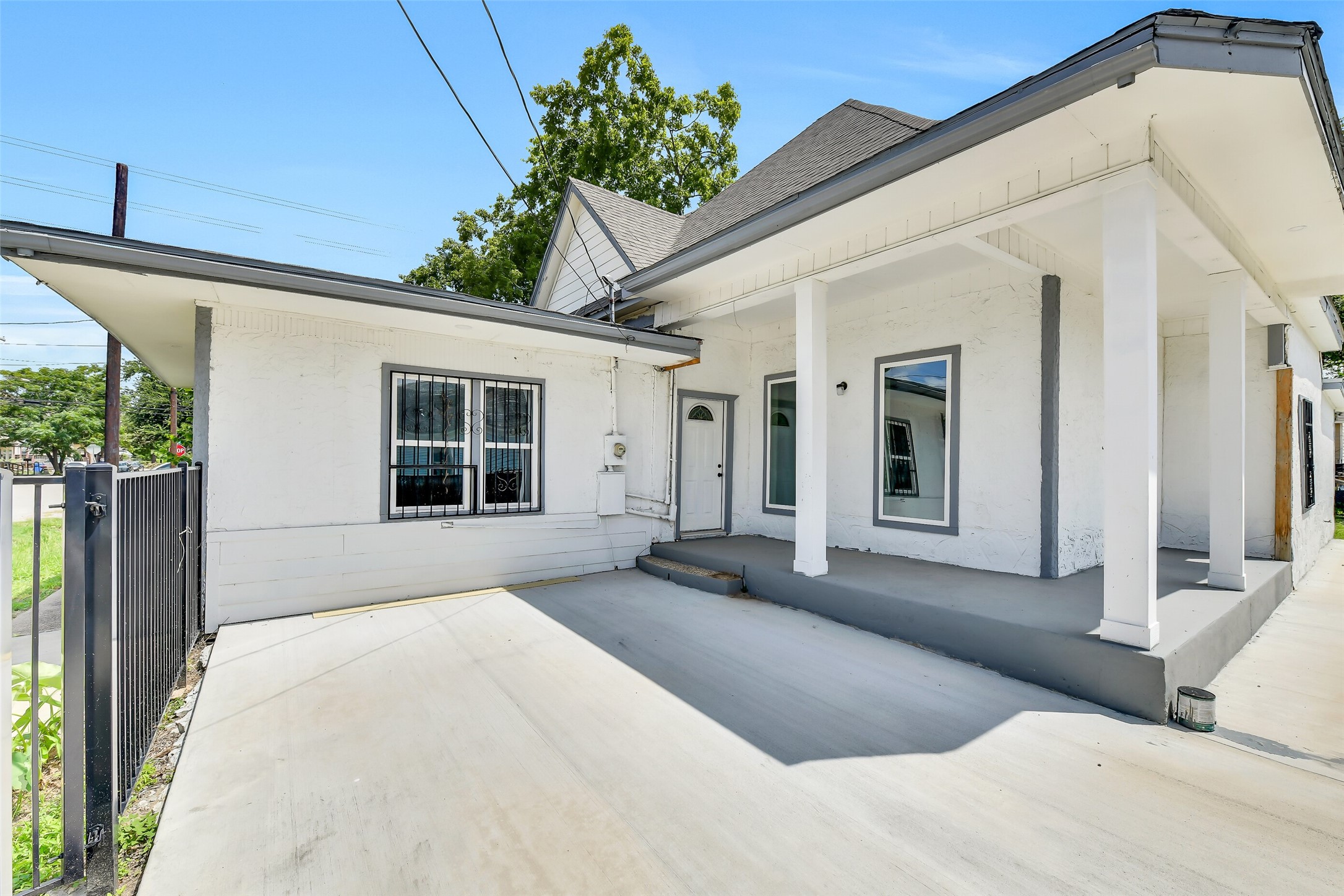 Listing photo 1