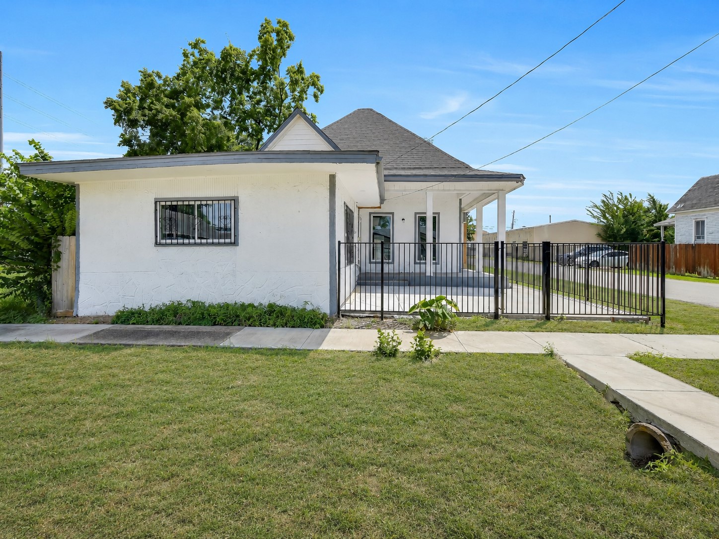 Listing photo 1