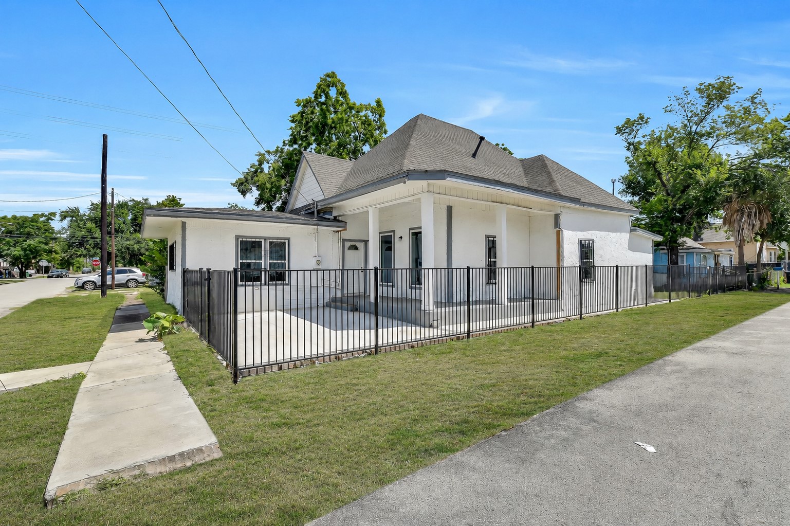 Listing photo 1