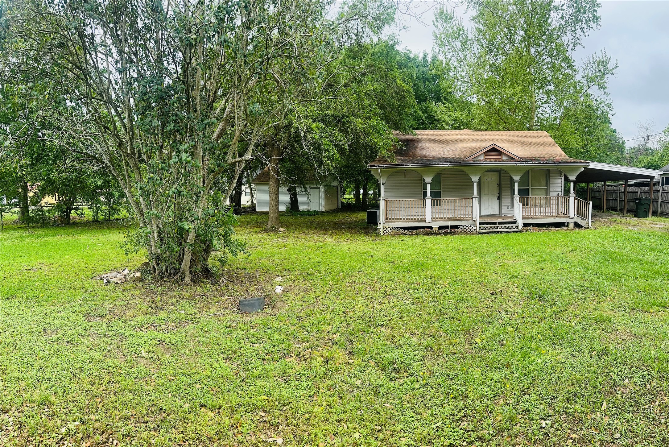 Listing photo 1