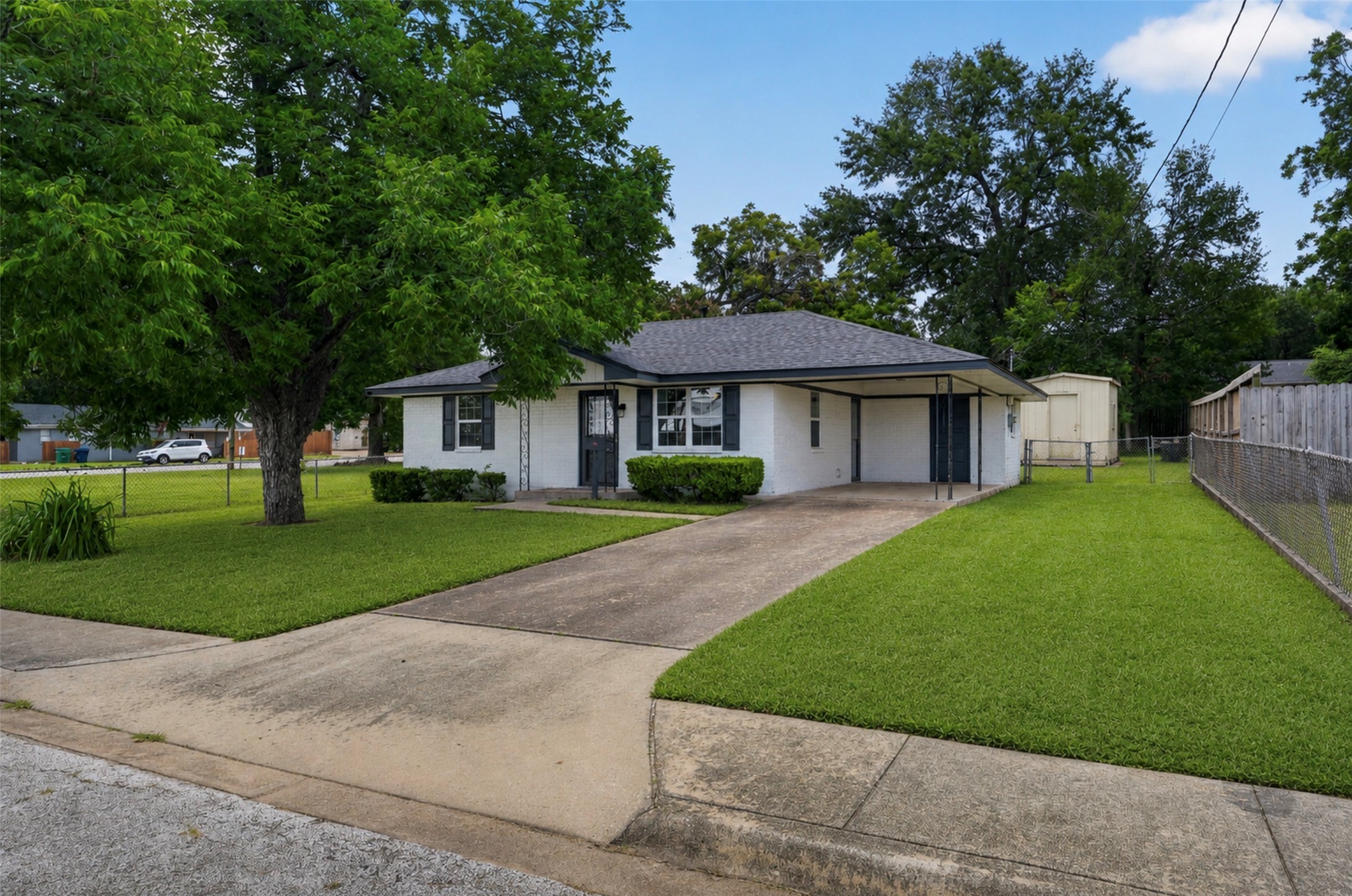 Listing photo 1
