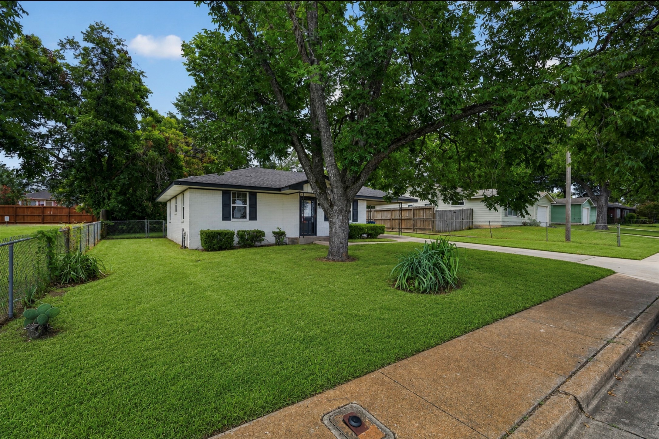 Listing photo 1