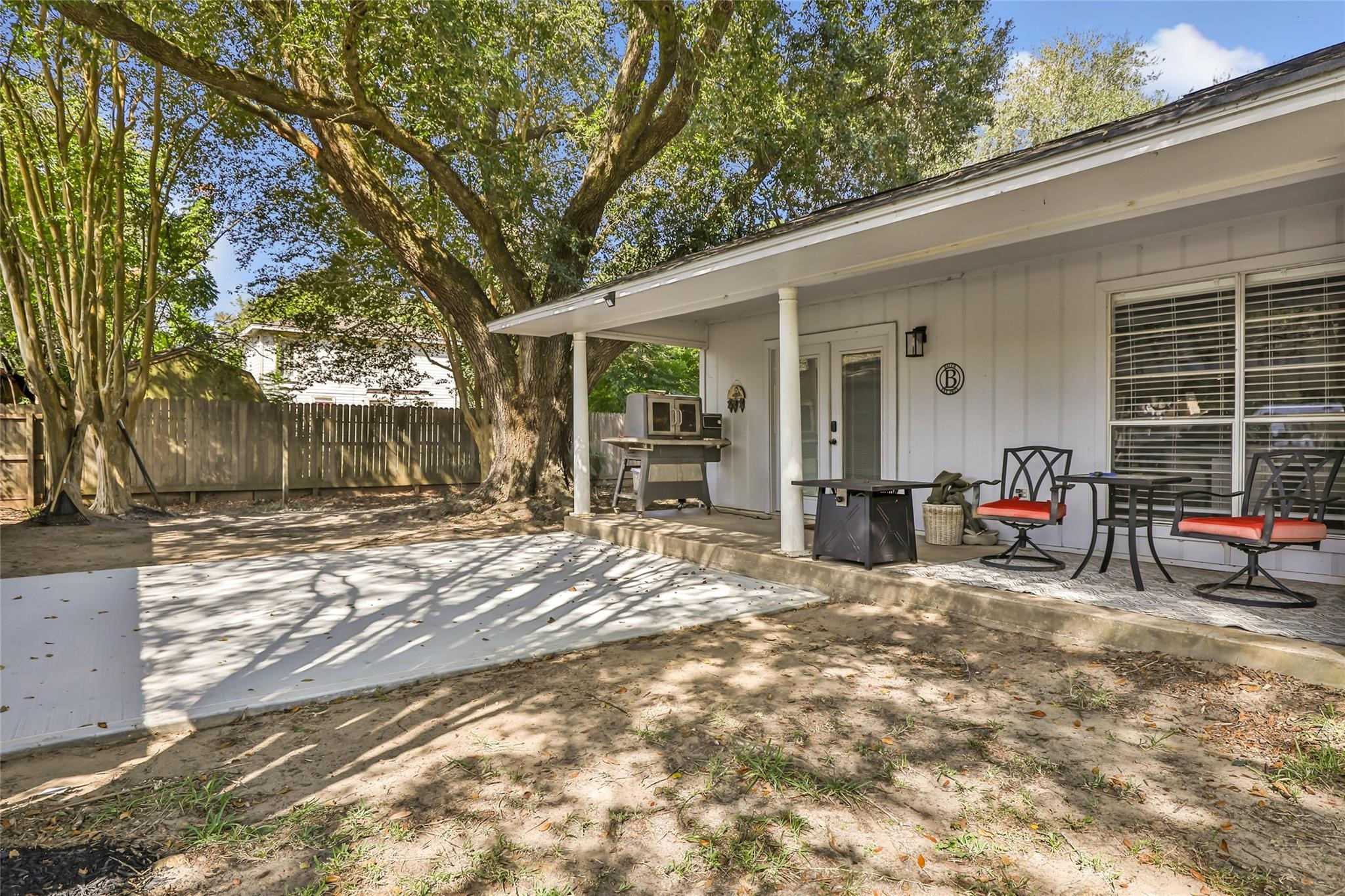 Listing photo 4