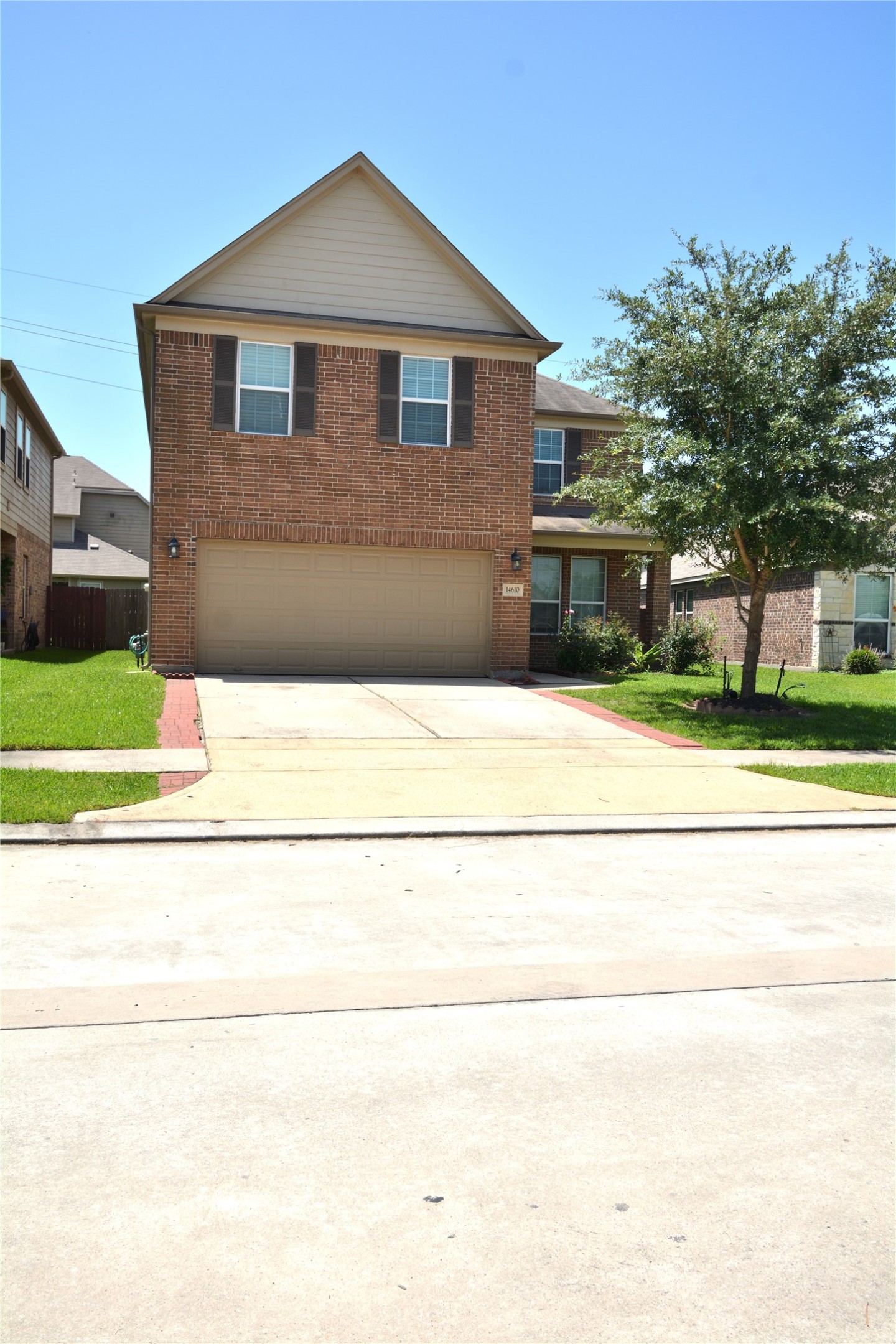 Listing photo 2