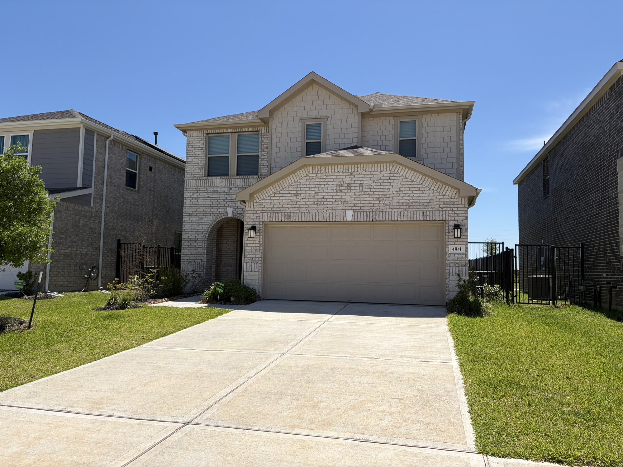 Listing photo 1