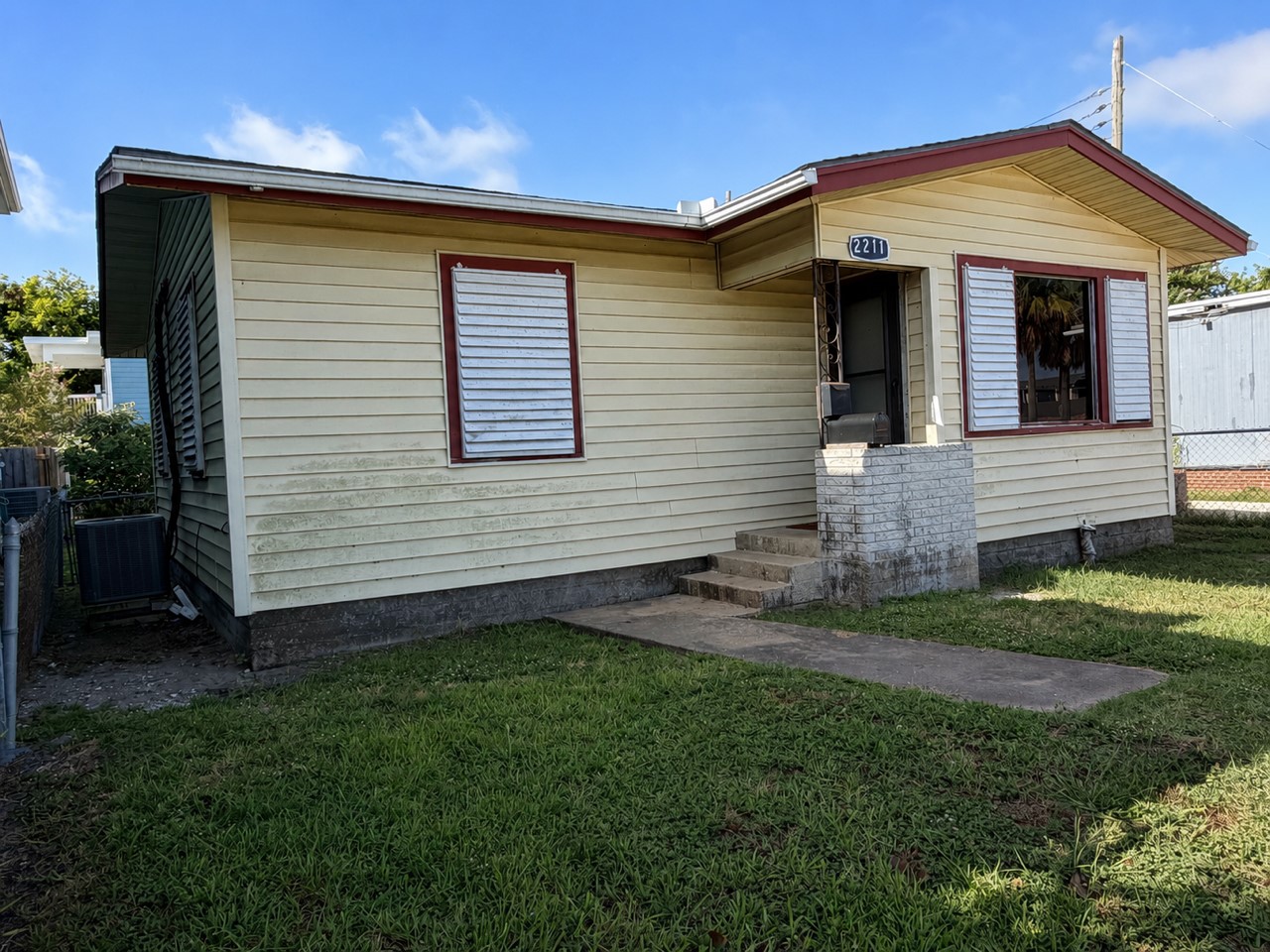 Listing photo 1