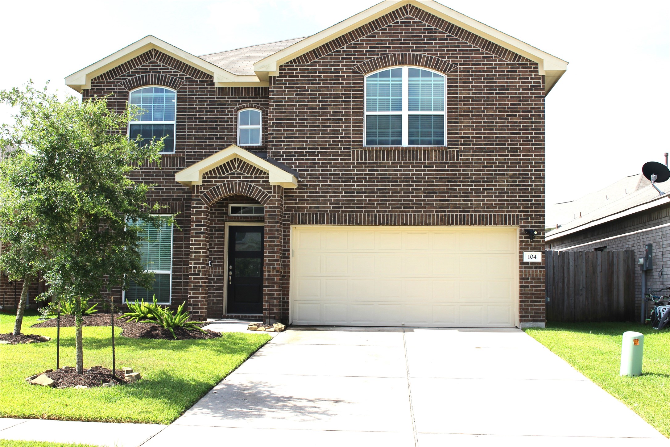 Listing photo 1