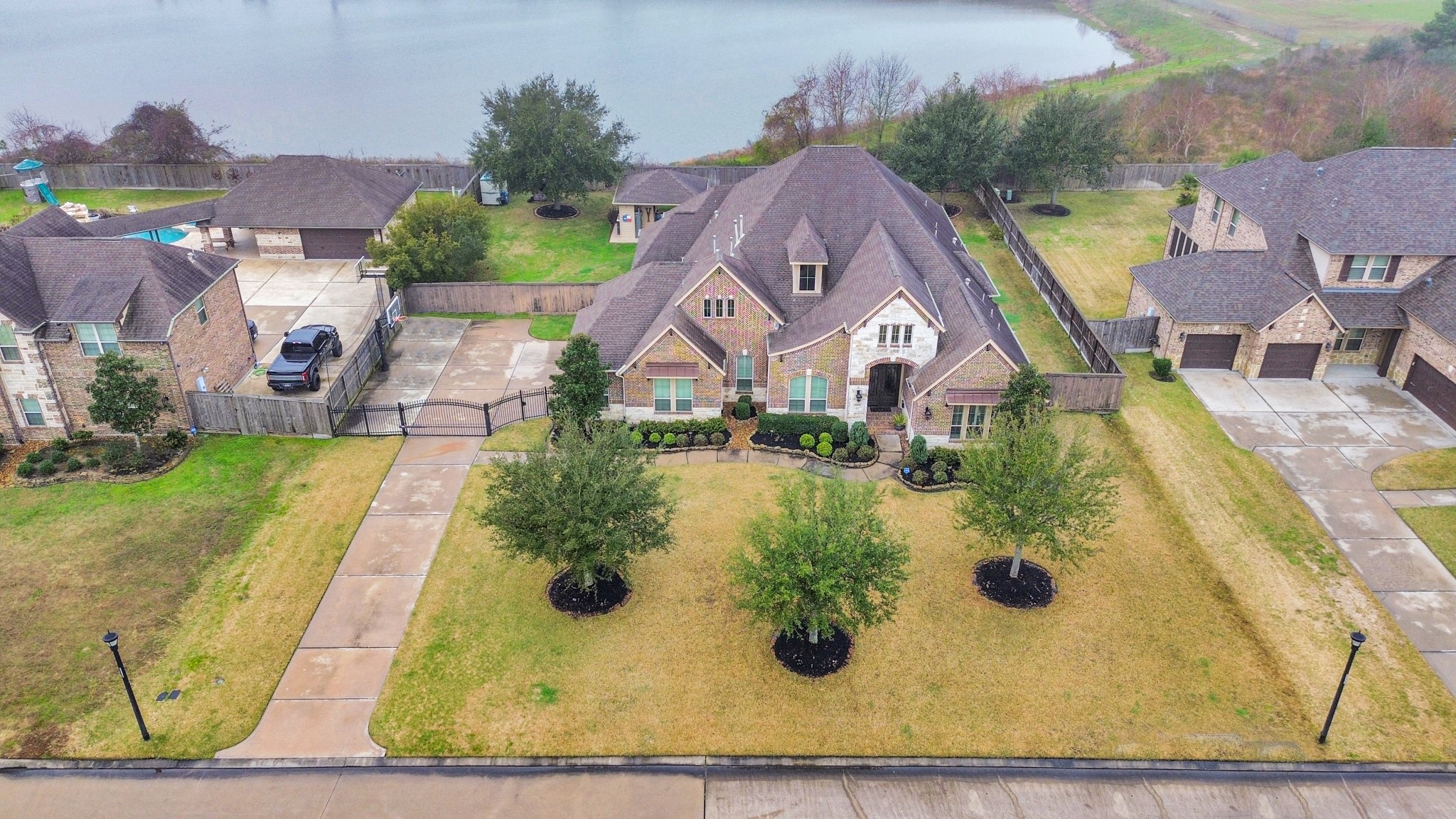 Listing photo 2