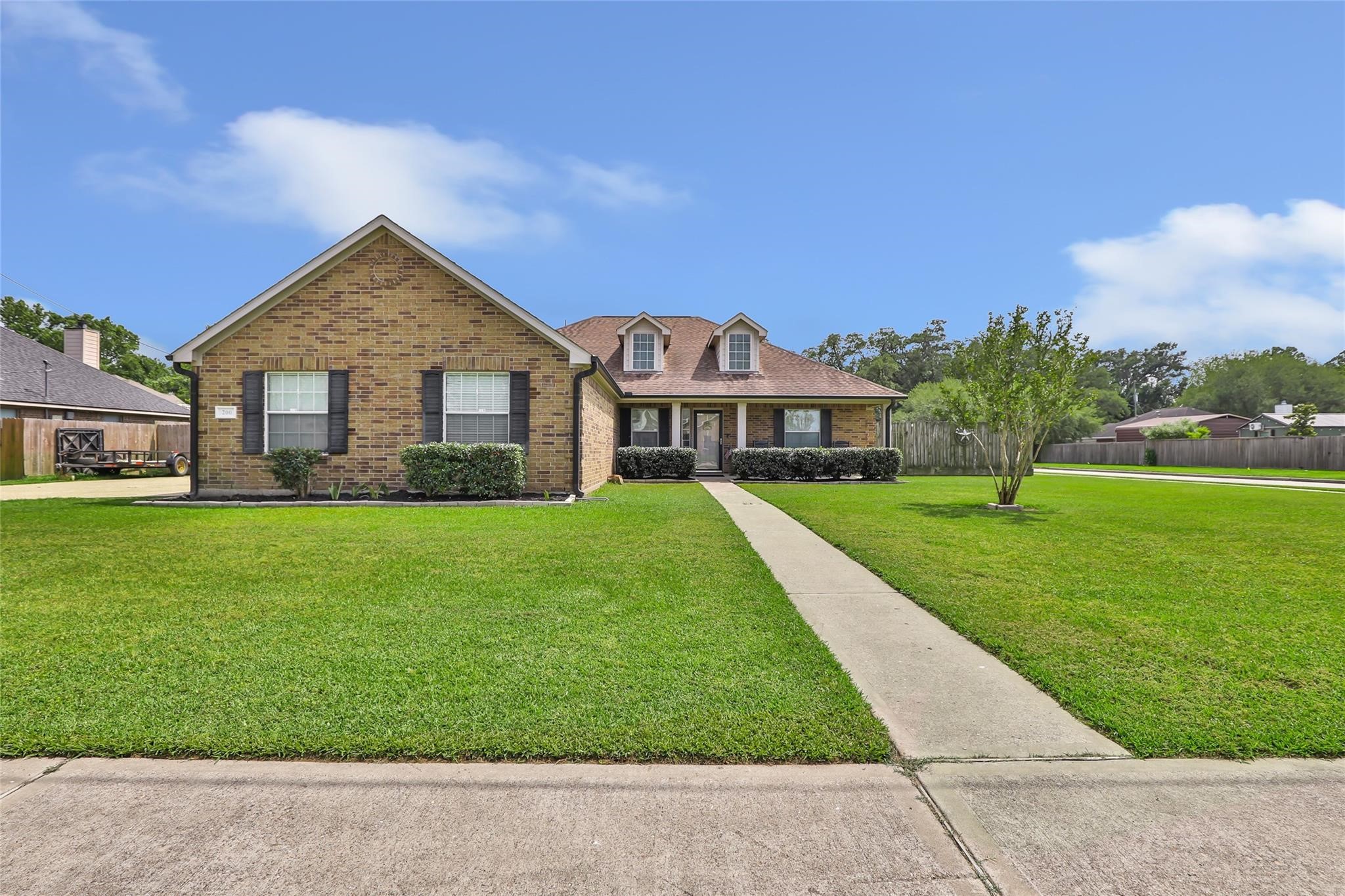 Listing photo 1