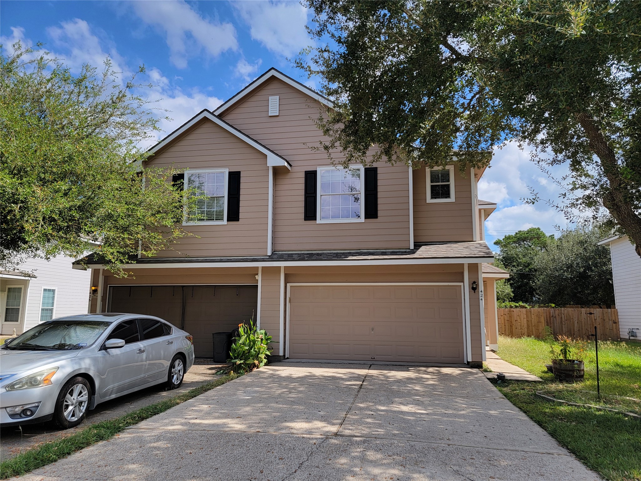 Listing photo 1