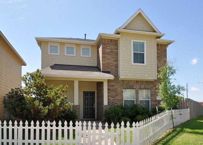 Listing photo 1