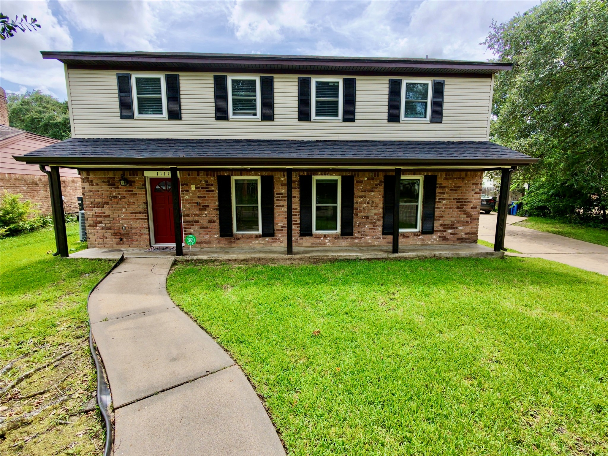 Listing photo 1