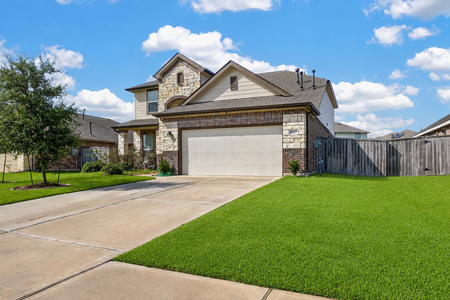 Listing photo 1
