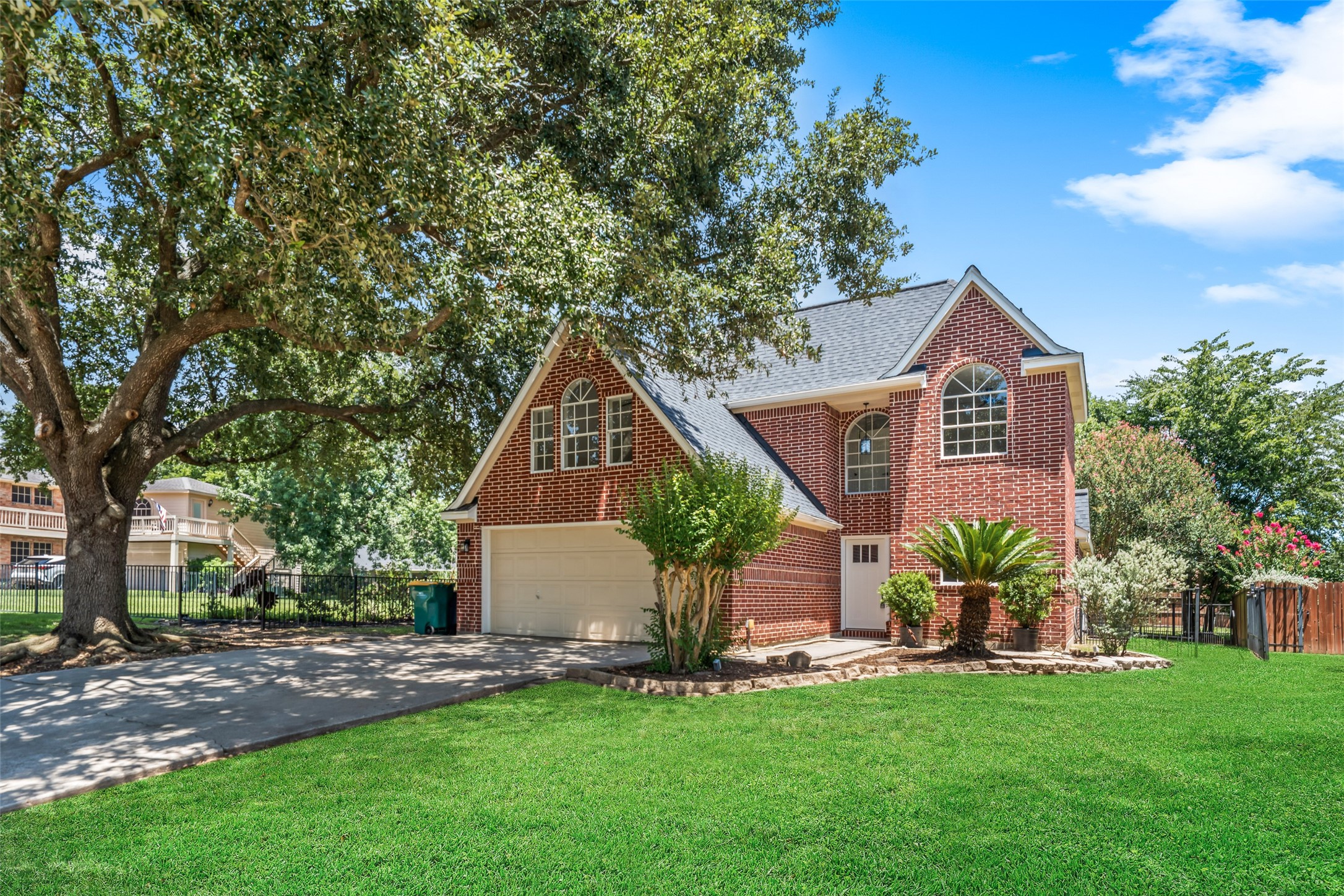 Listing photo 1