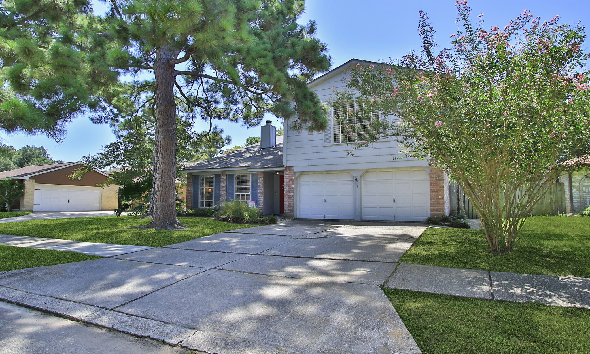 Listing photo 2