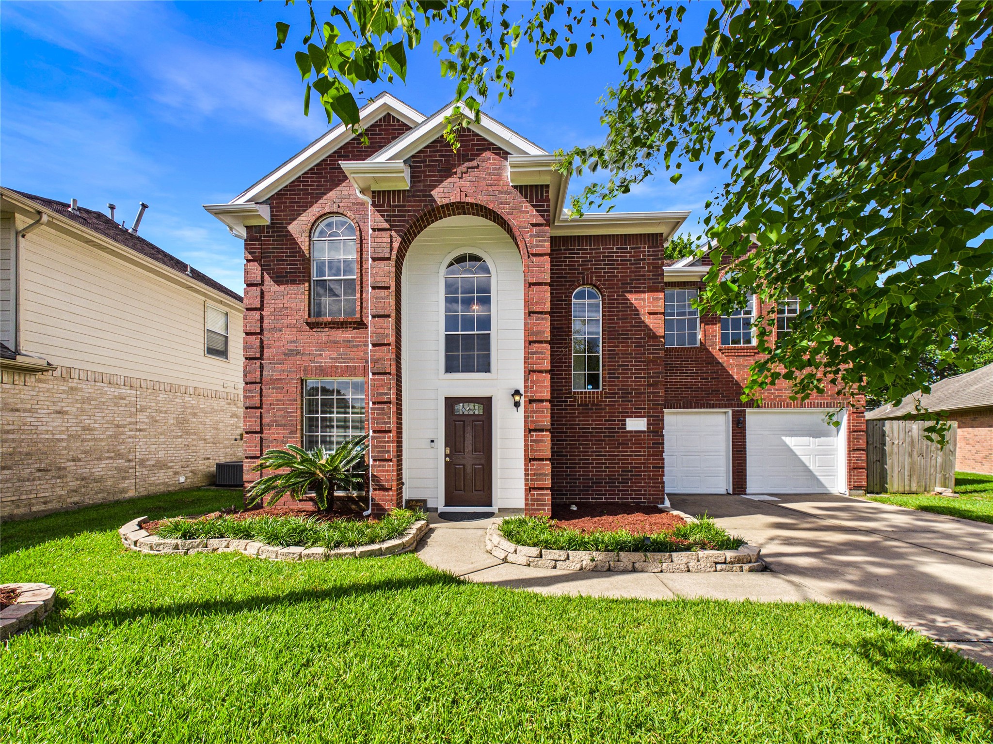 Listing photo 1