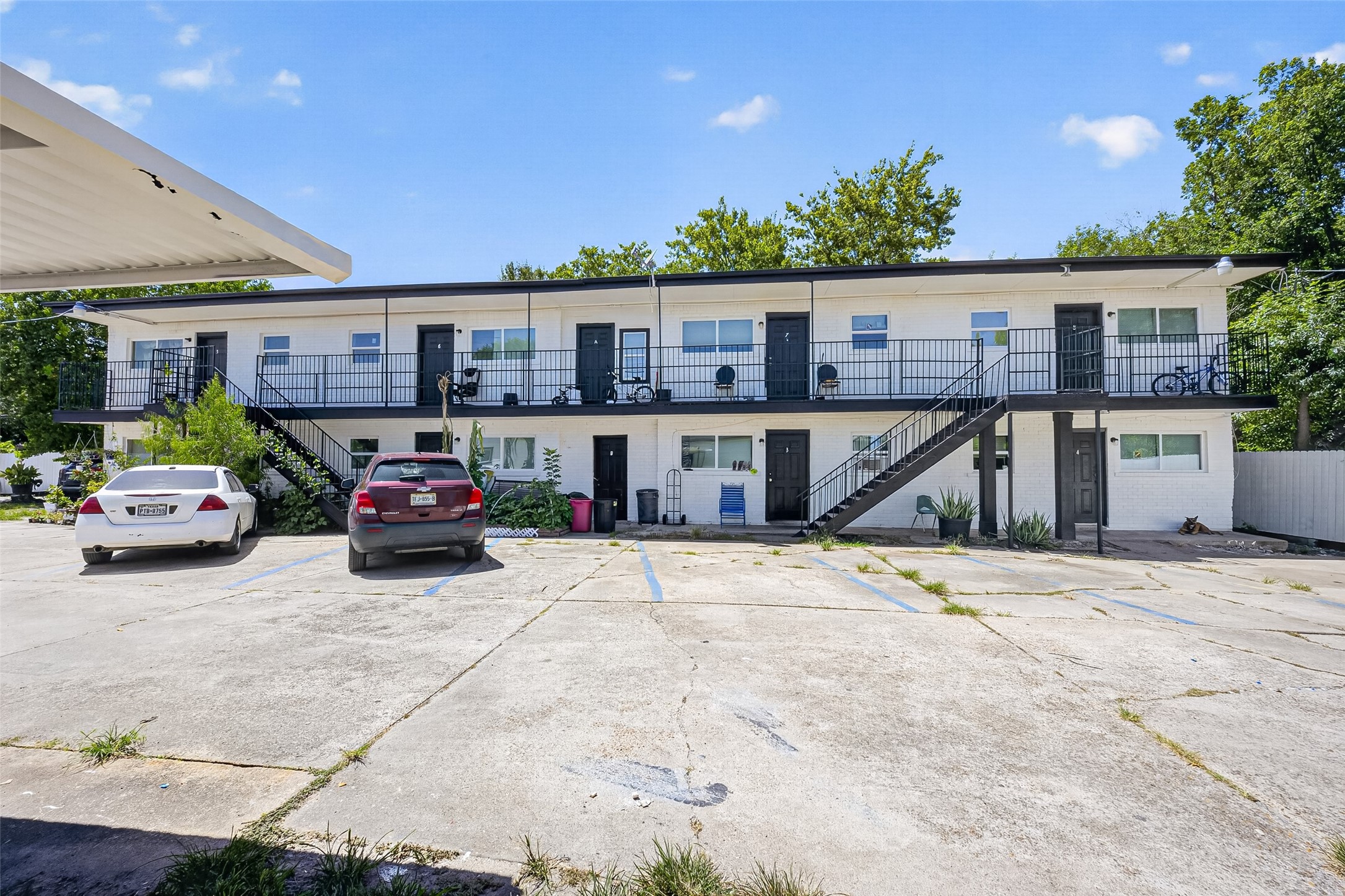 Listing photo 1